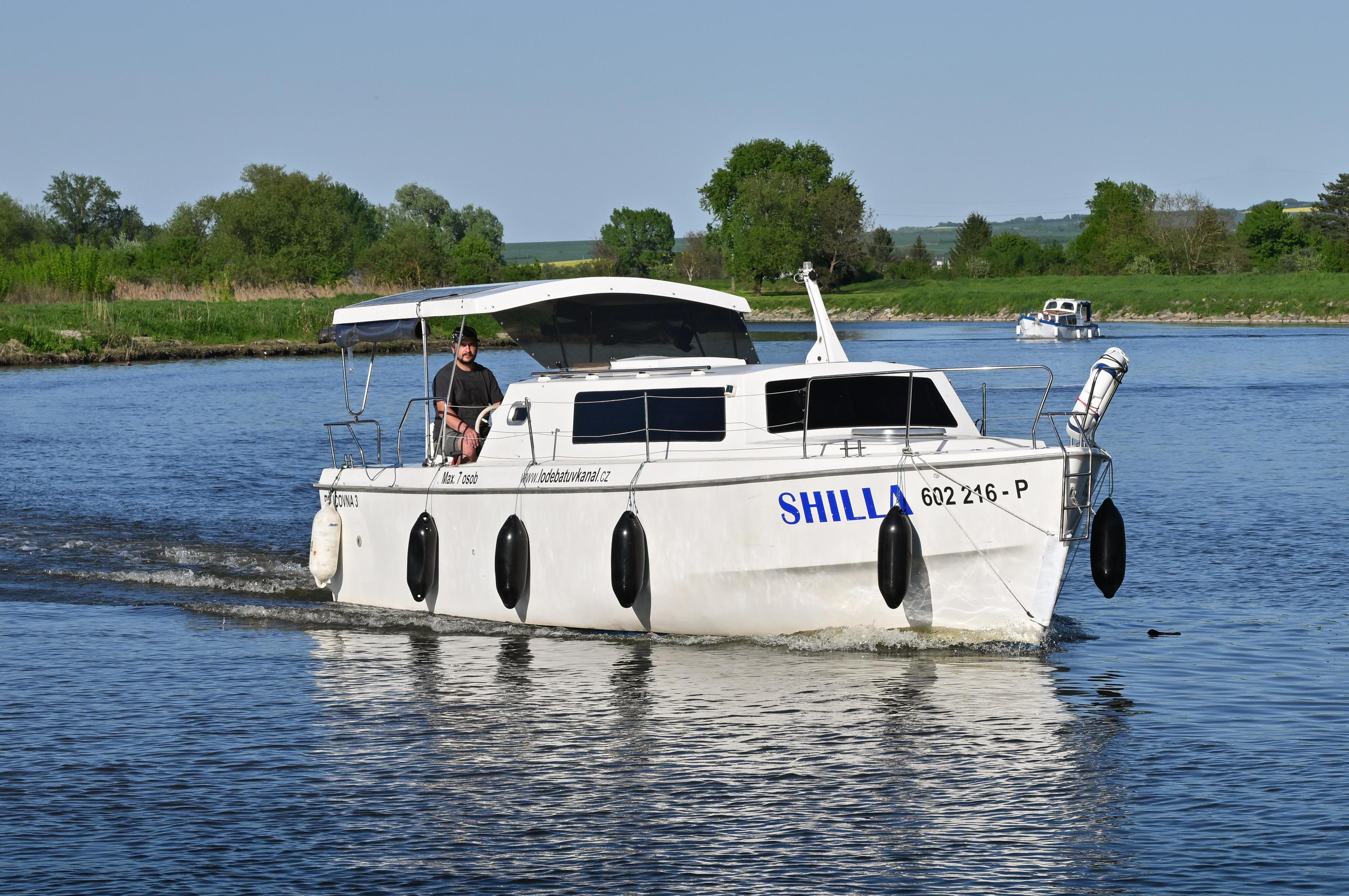 Půjčovna hausbótů lodebatuvkanal.cz