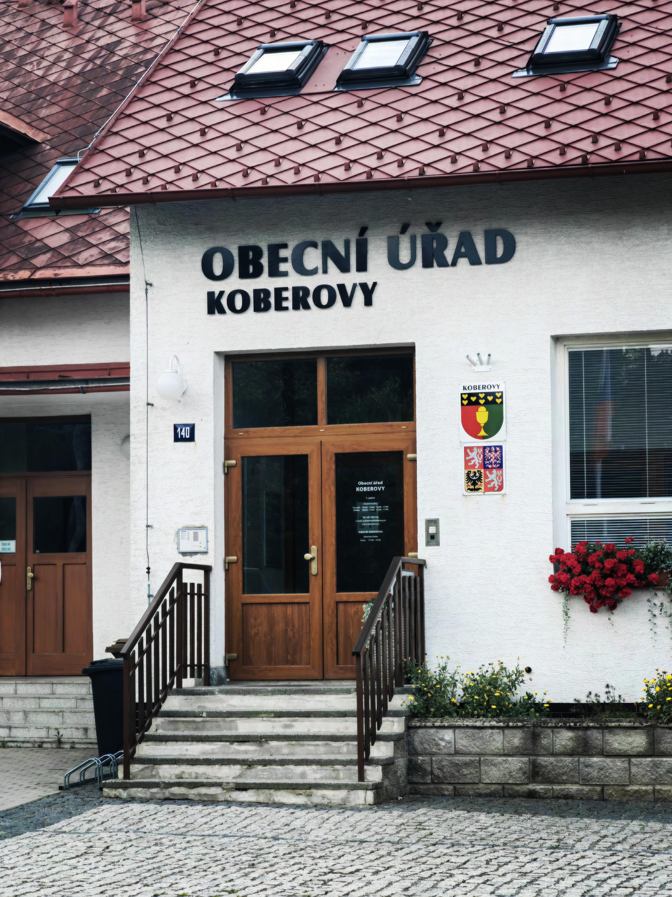 Koberovy - obecní úřad foto 6