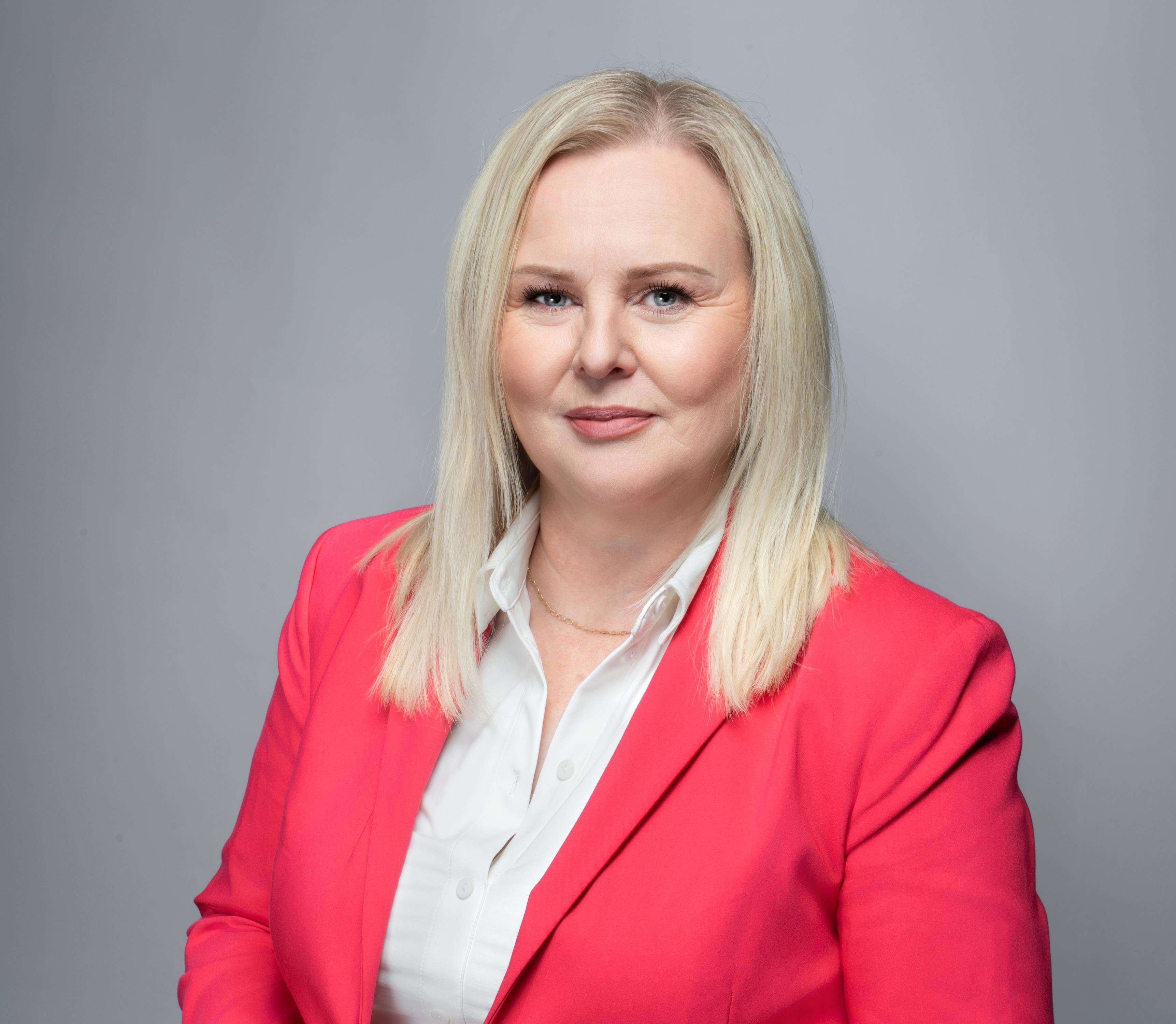 MARTA TROJÁČKOVÁ  -  realitní makléřka foto 2