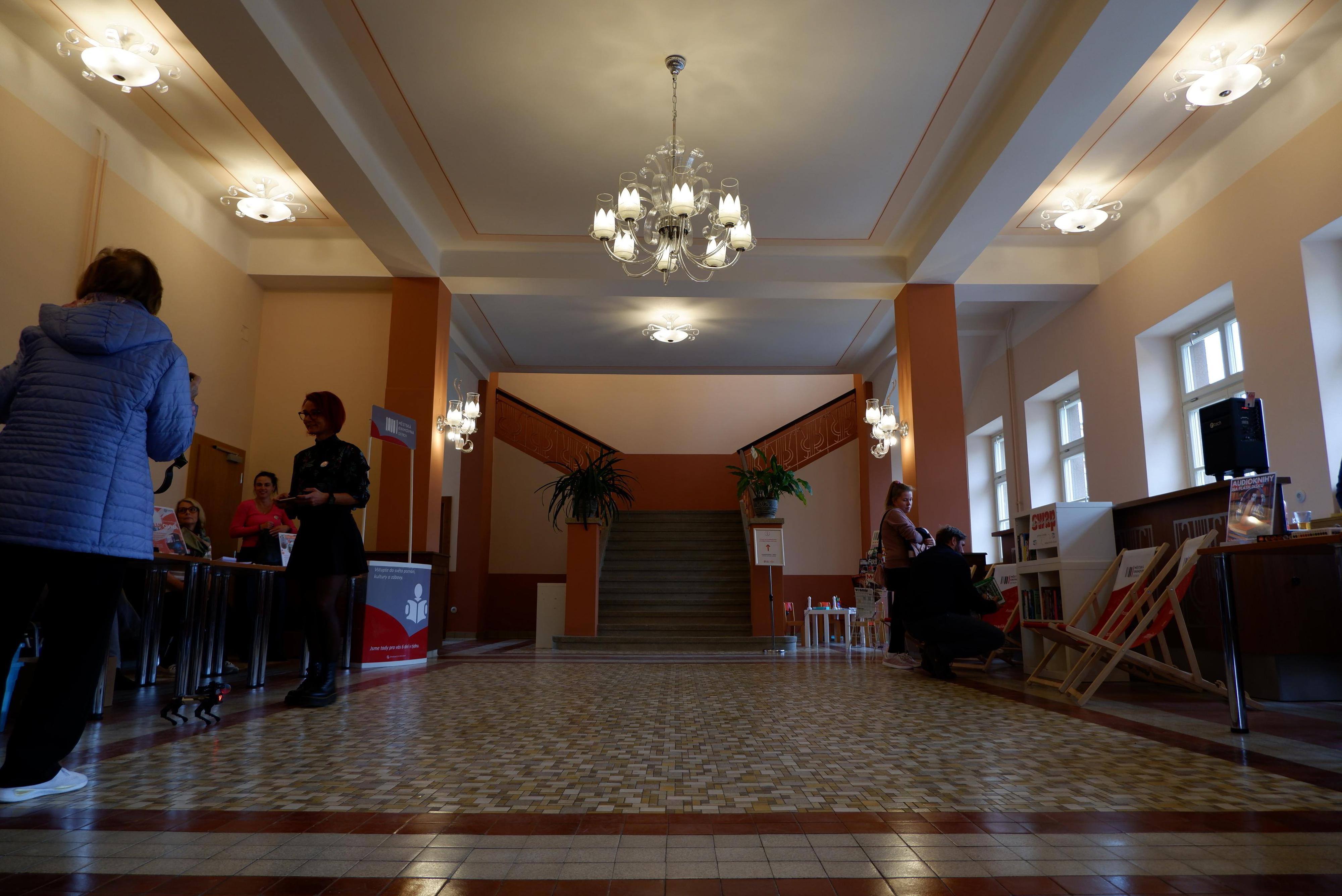 Kinokavárna Ostrov foto 3