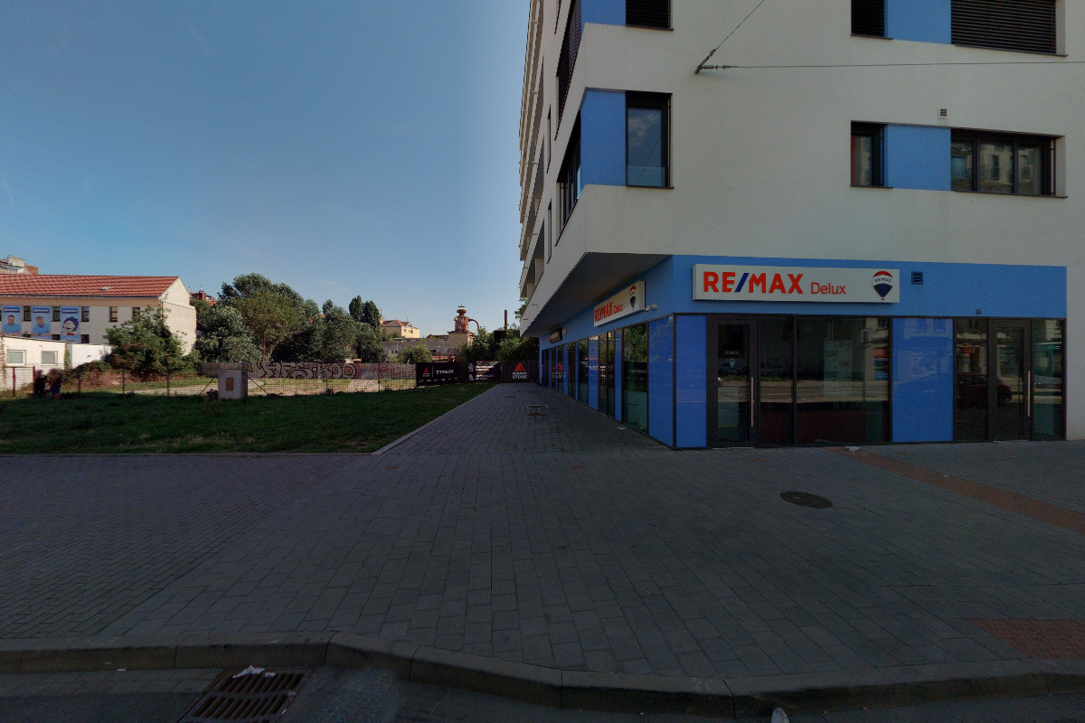 Mgr. Karin Takáčová MPH - RE/MAX Delux