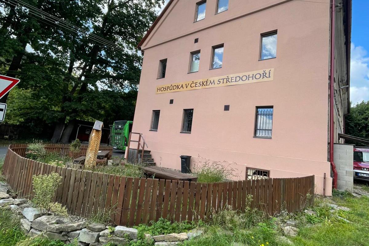 Hospůdka v Českém středohoří