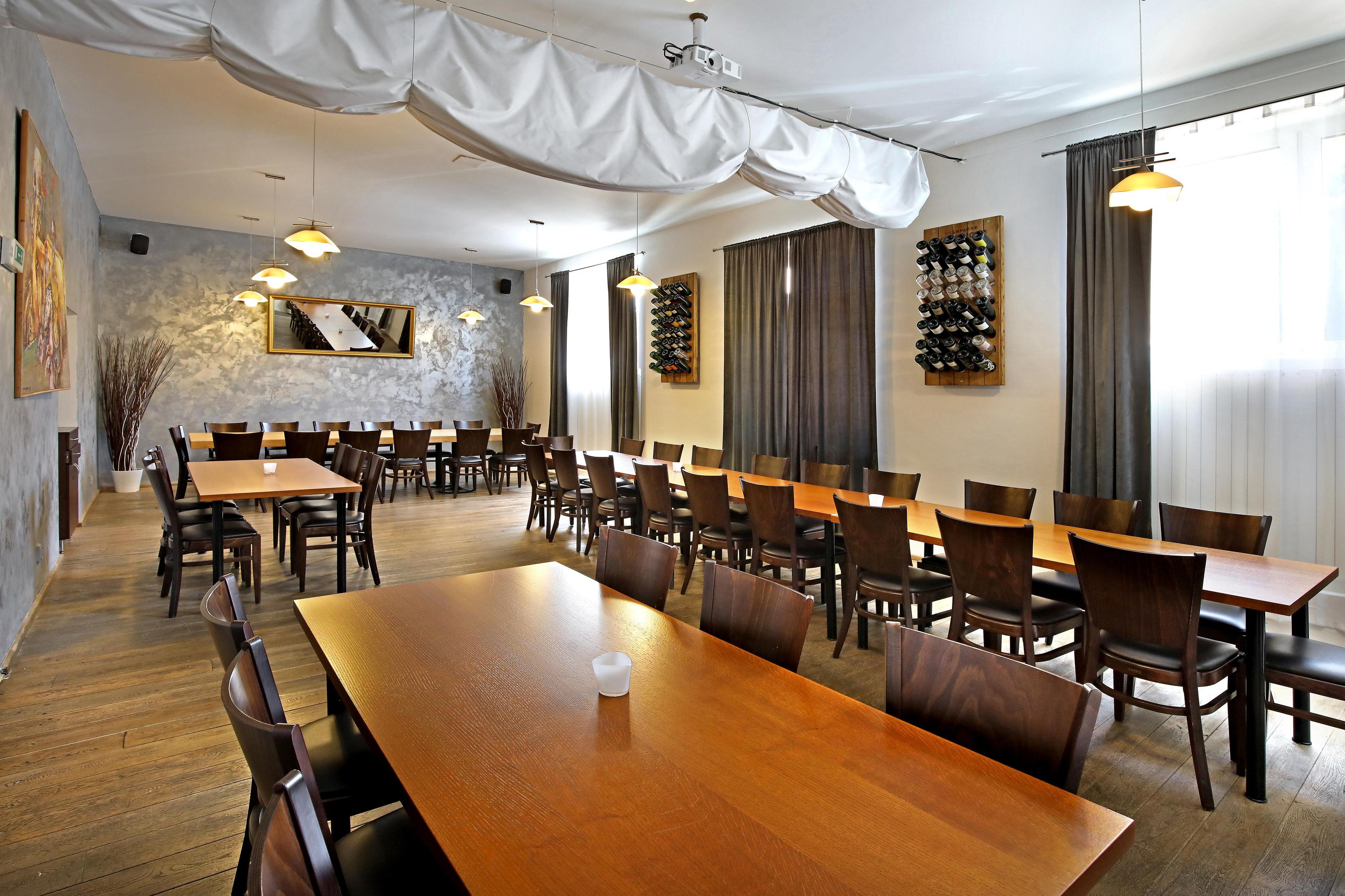 Restaurant ne-SMYSL foto 3