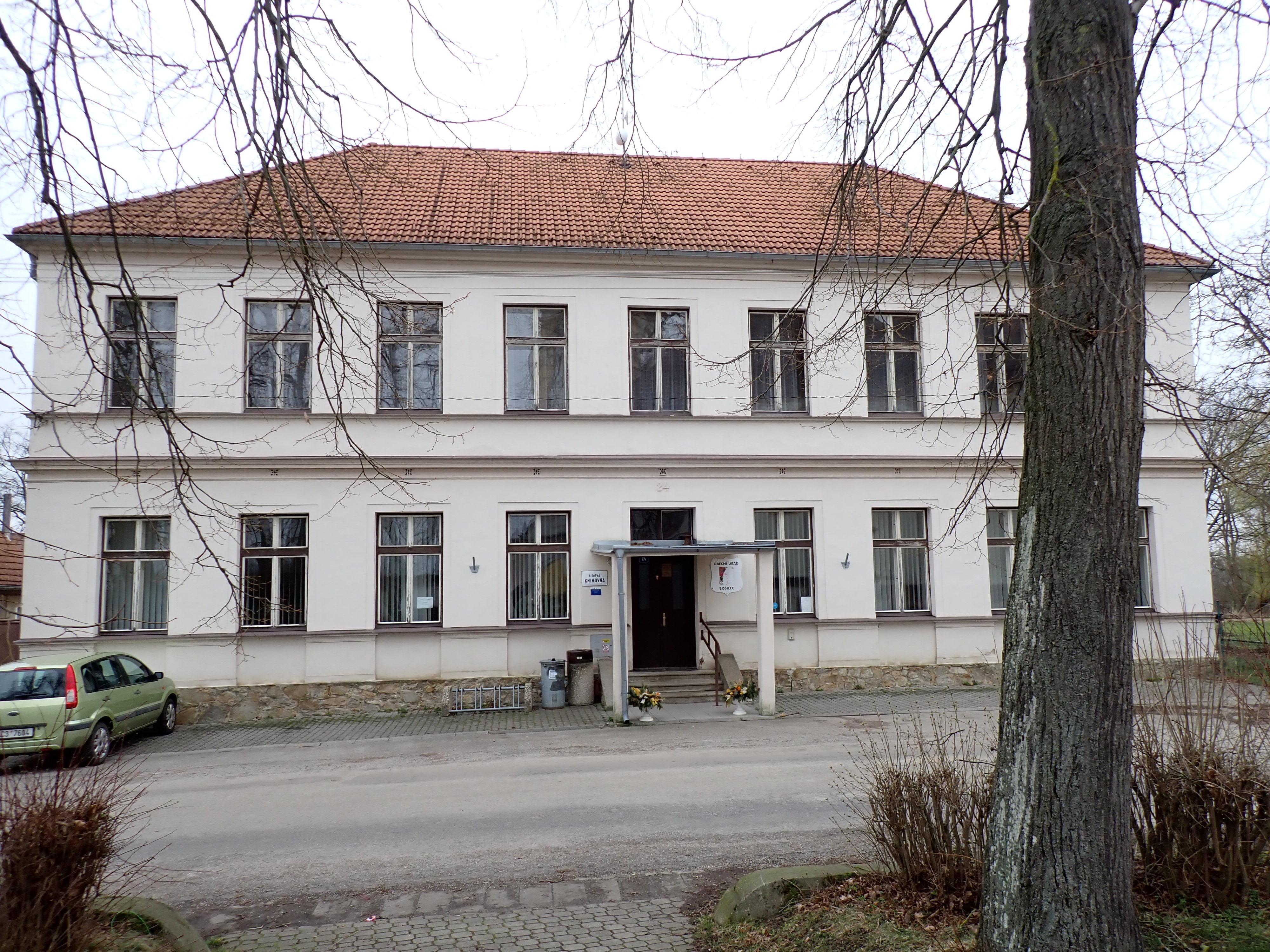 Bošilec - obecní úřad foto 5