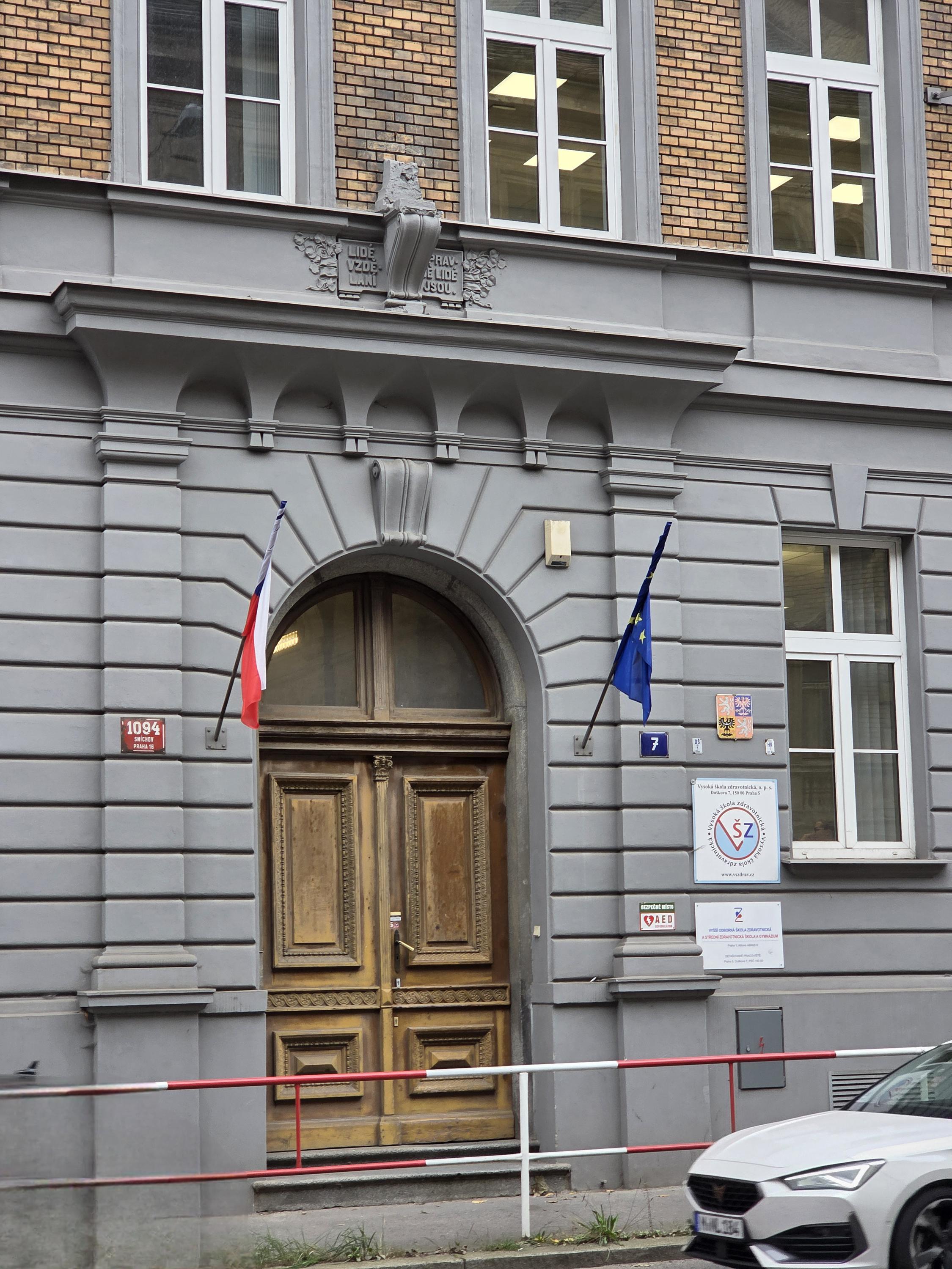 Vysoká škola zdravotnická, o. p. s. foto 4