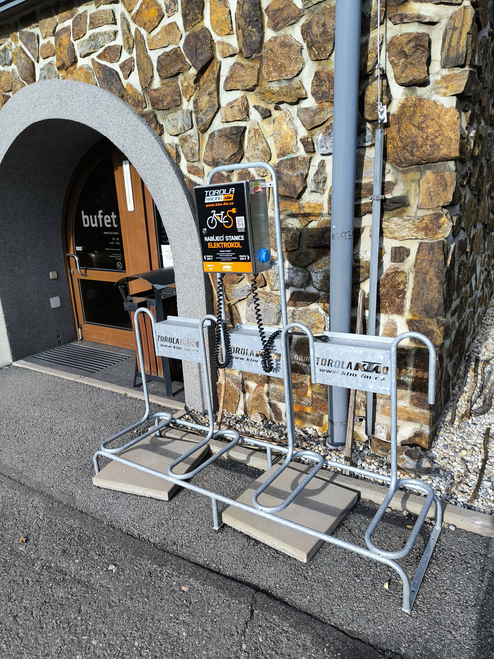 Nabíjecí zásuvka Kramářova chata foto 2