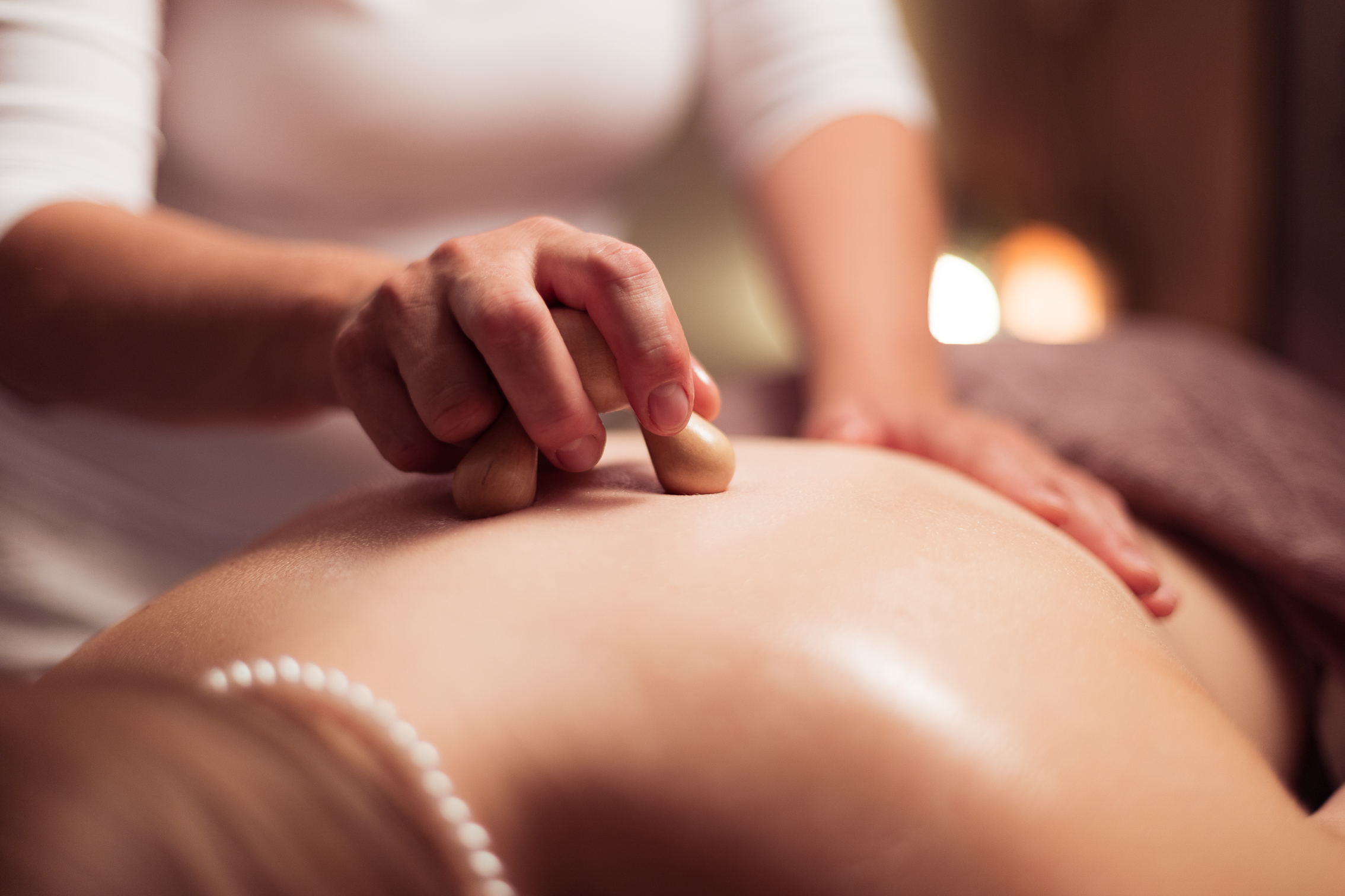 Masáž zad a šíje