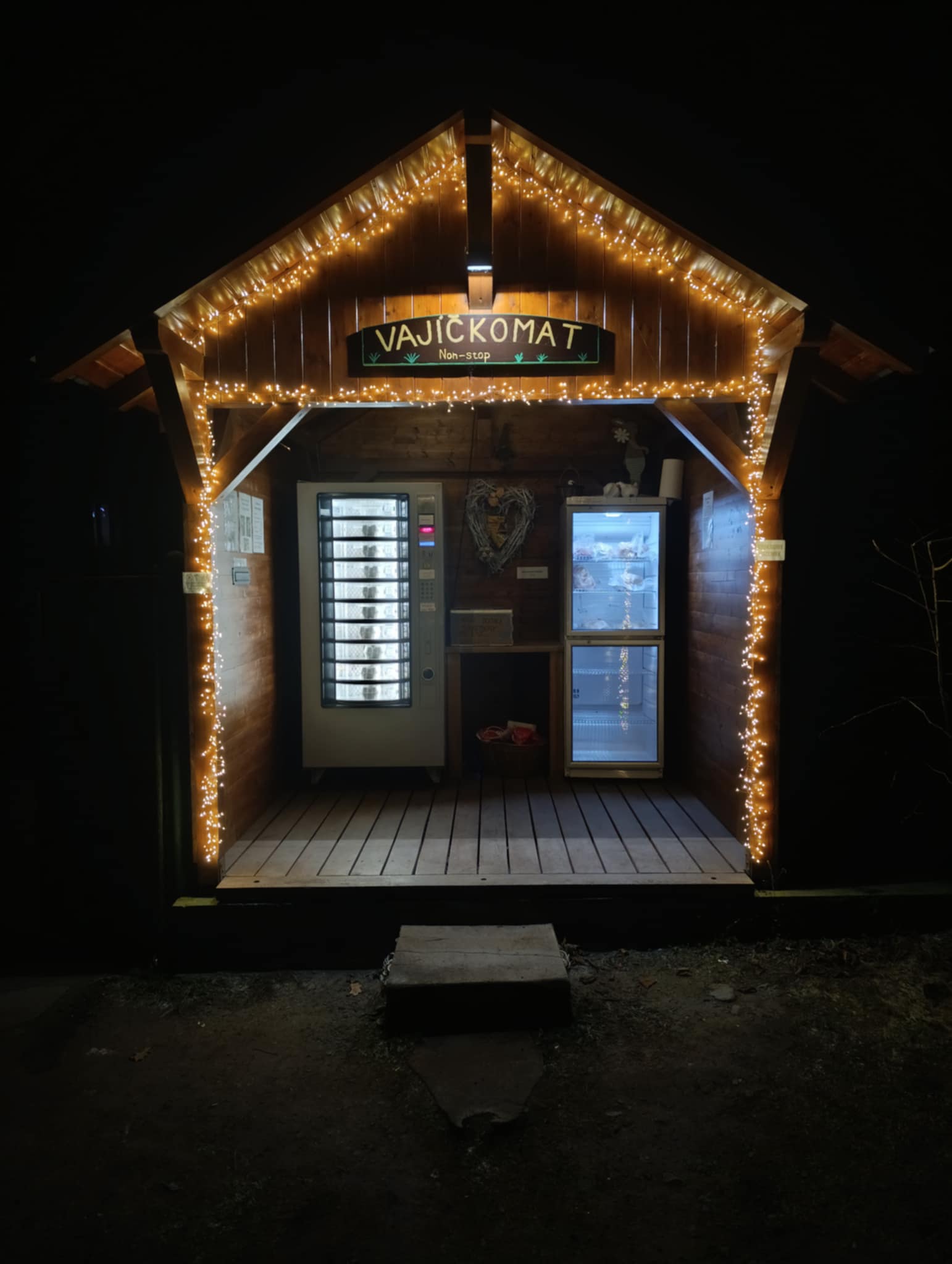 VAJÍČKOMAT LÍHA - spokojené kuře z Občova foto 2