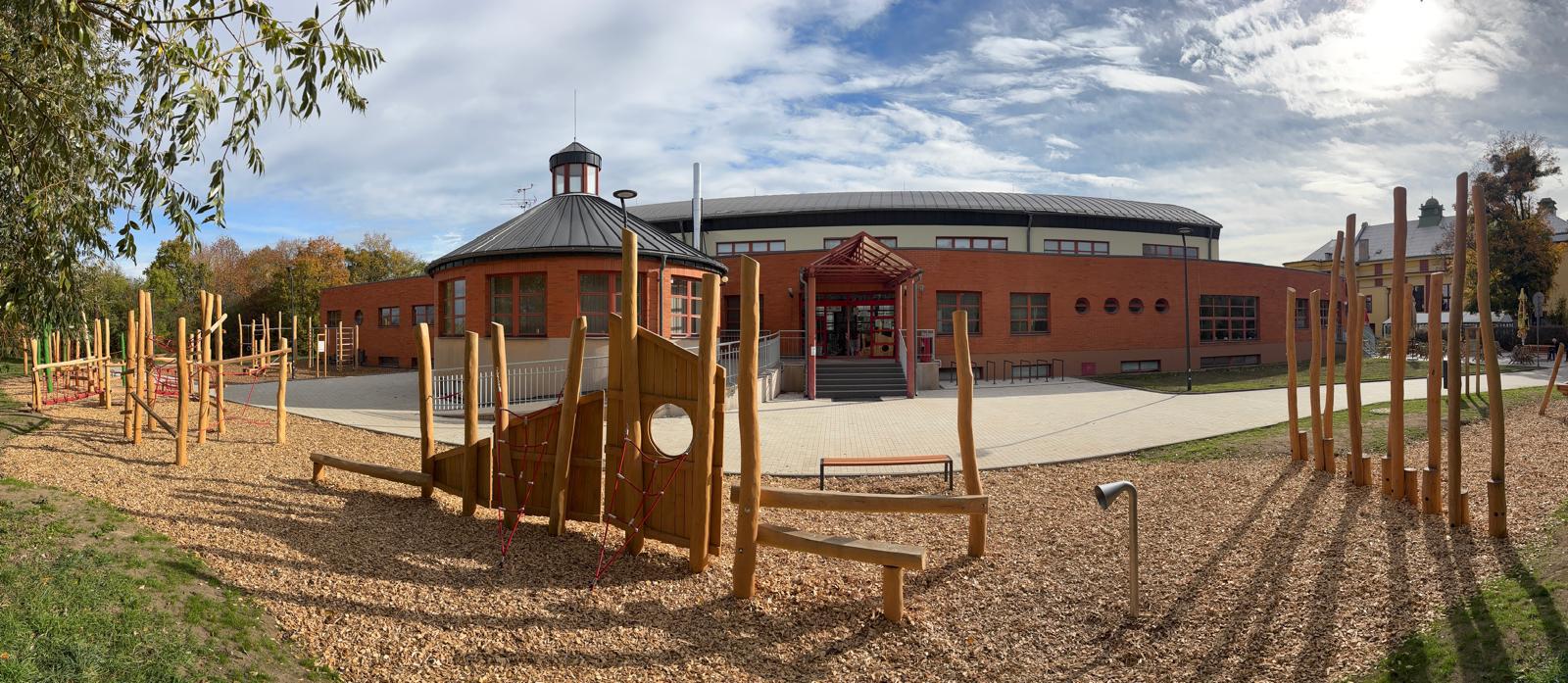 TJ Jiskra Heřmanův Městec foto 4