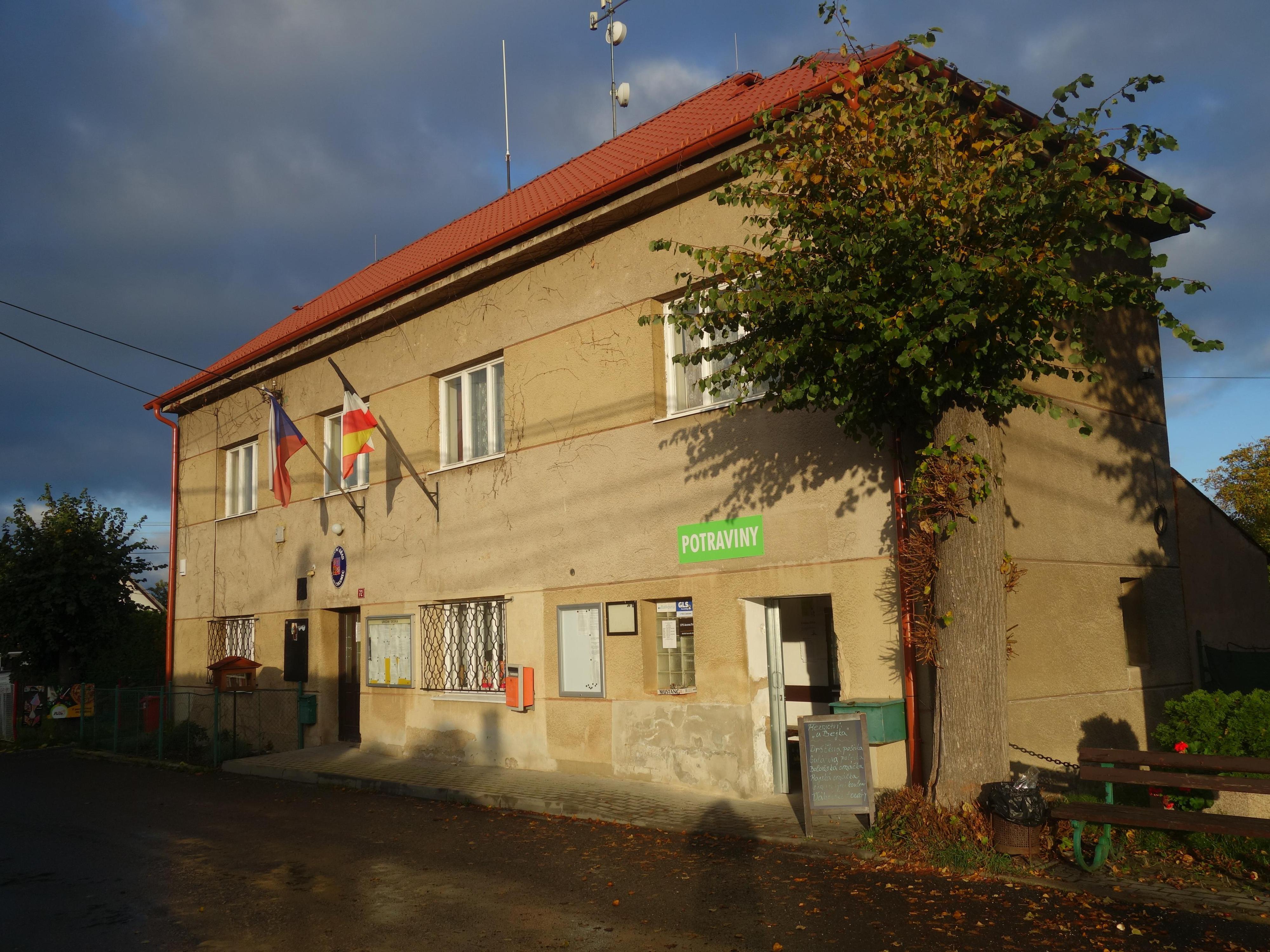 Velký Chlumec - obecní úřad foto 4