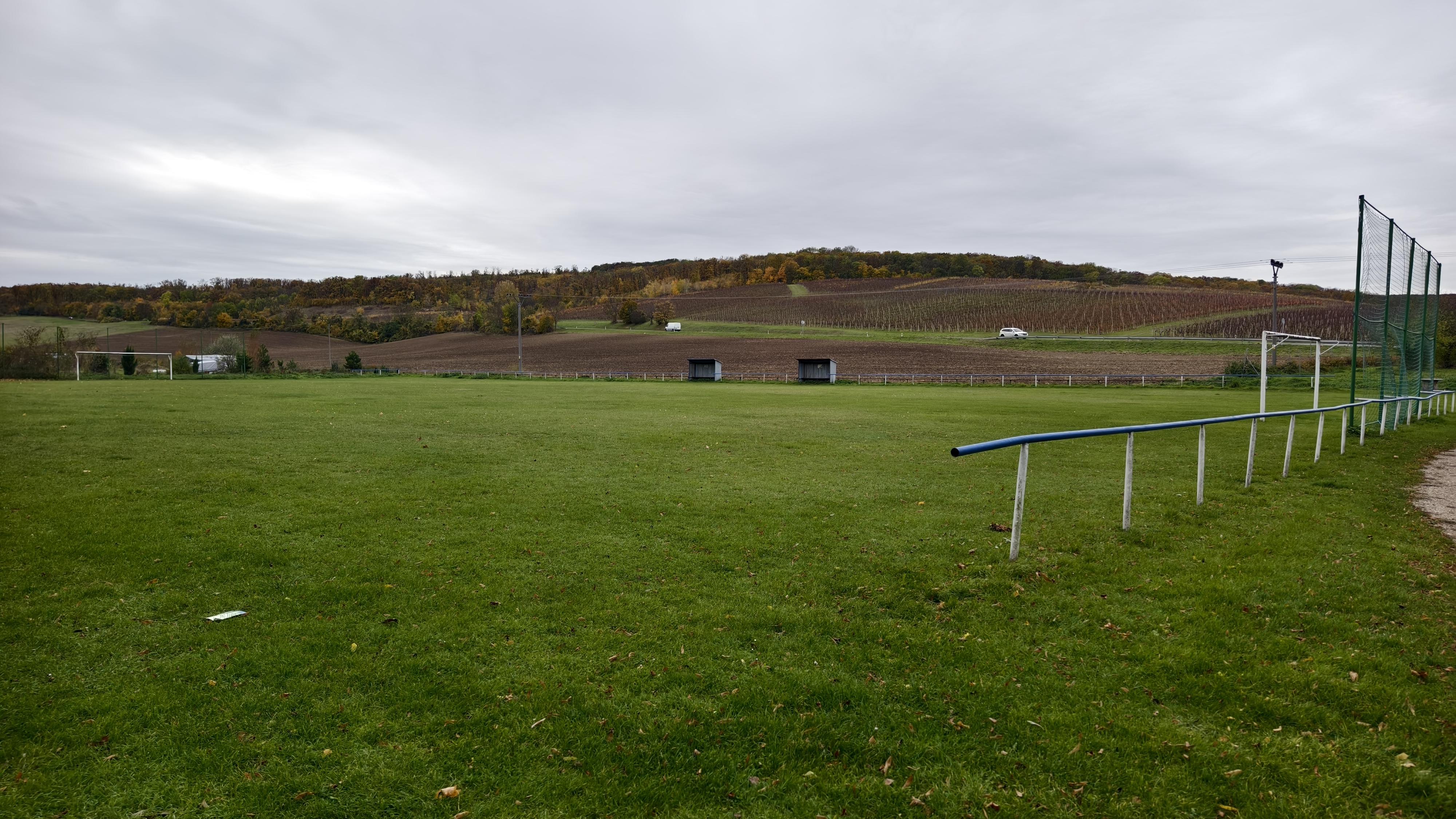 Fotbalové hřiště Milovice