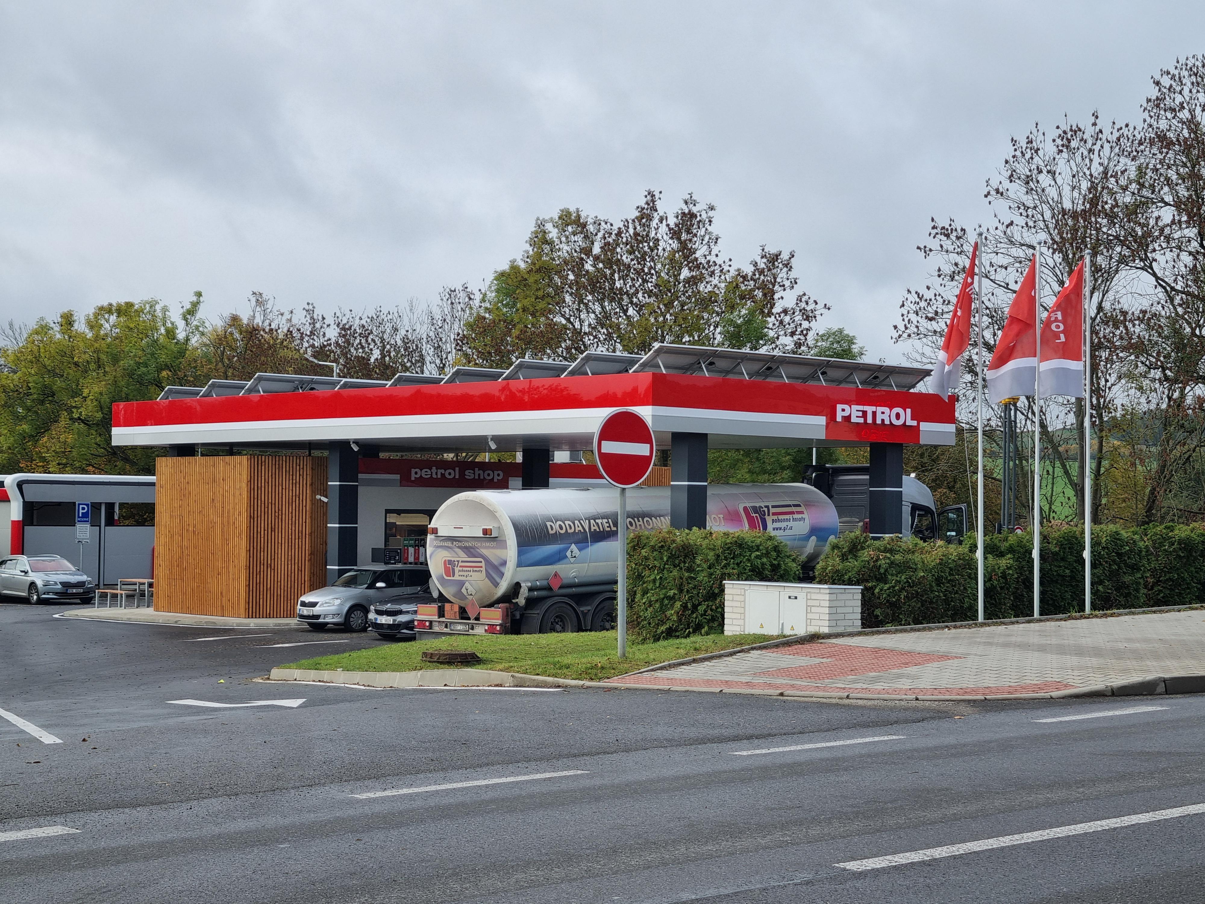 PETROL foto 2