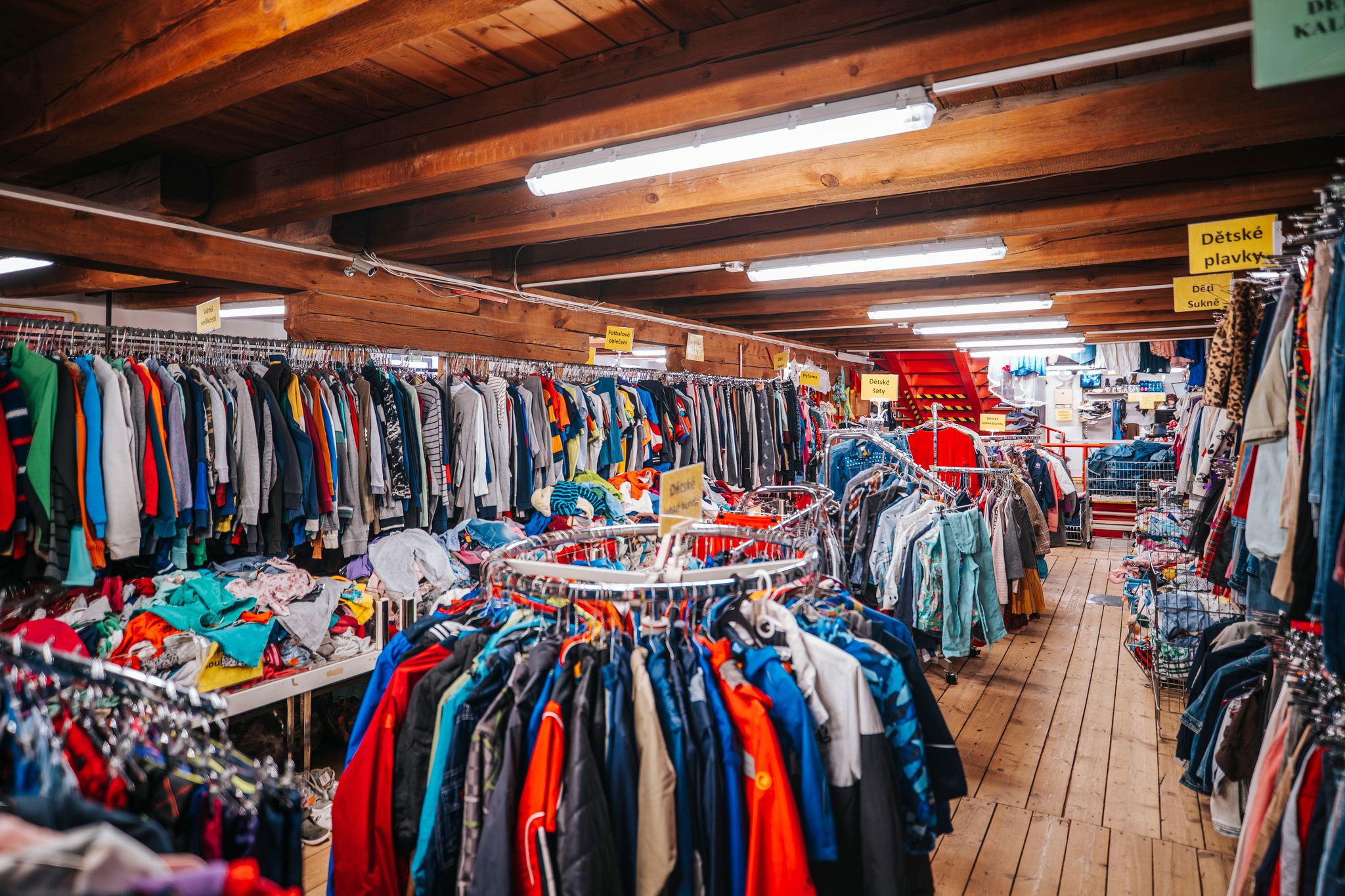 H&B Švýcarský Secondhand Praha foto 2