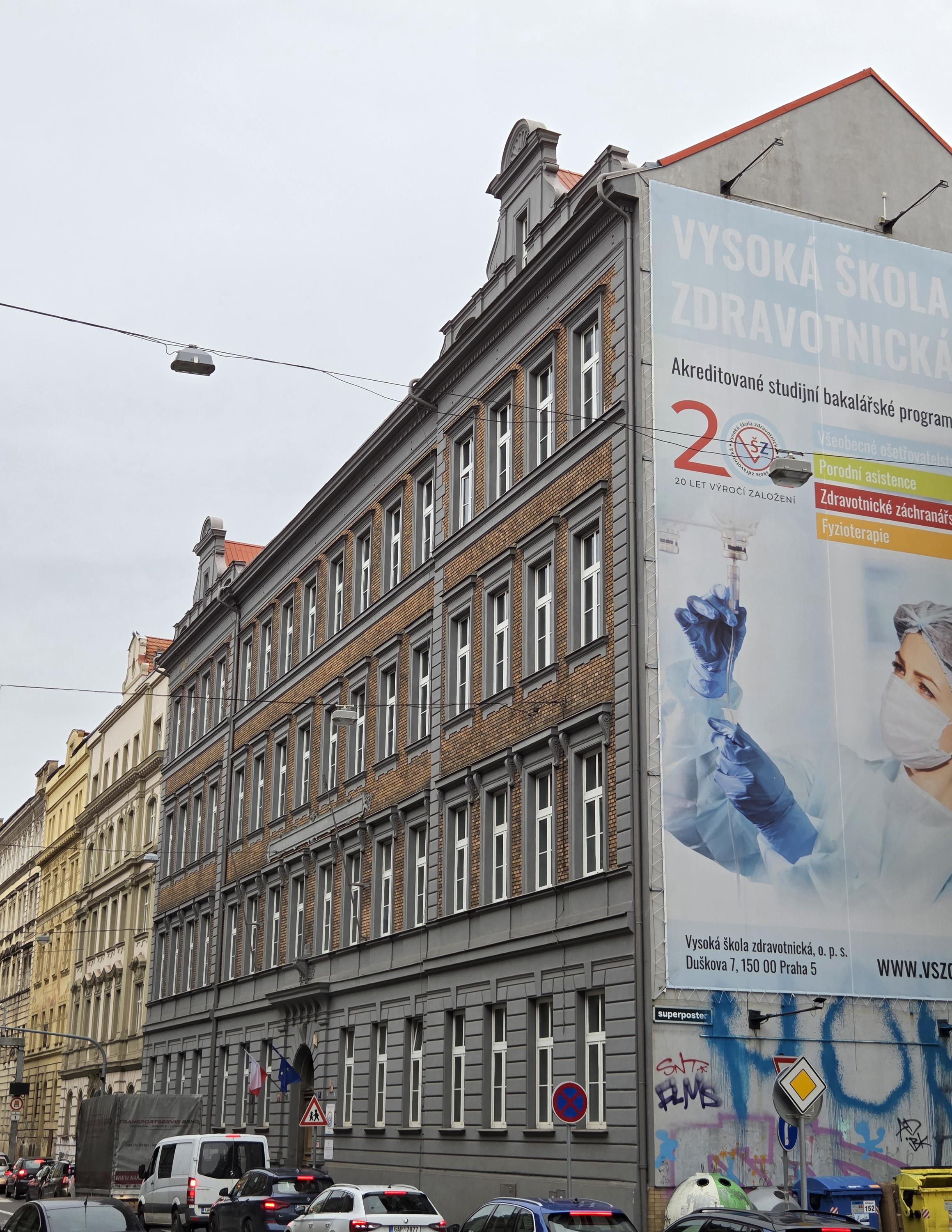 Vysoká škola zdravotnická, o. p. s. foto 3