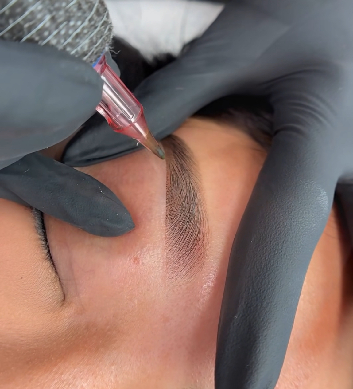 Permanentní make-up obočí