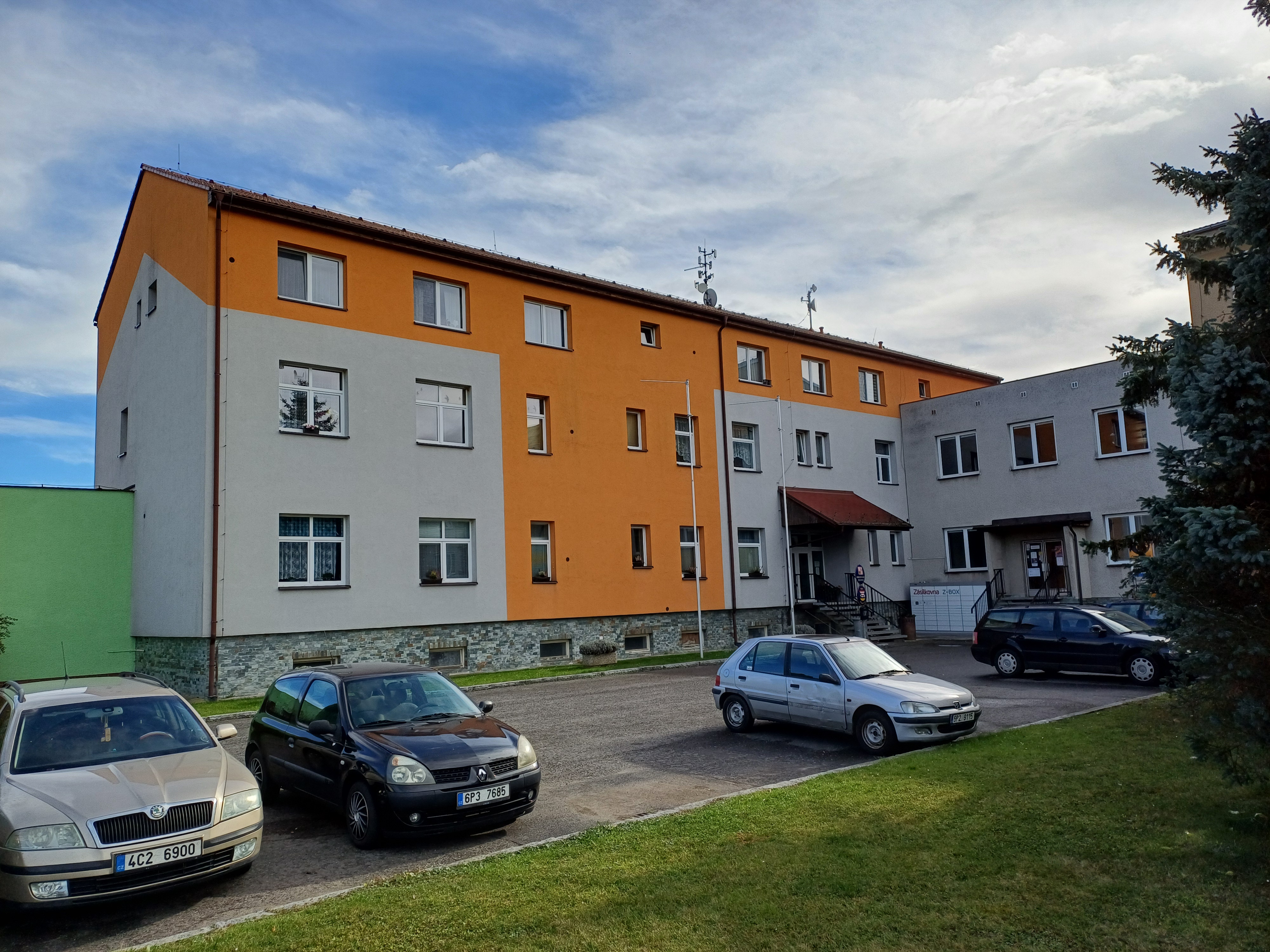 Žichovice - obecní úřad foto 2