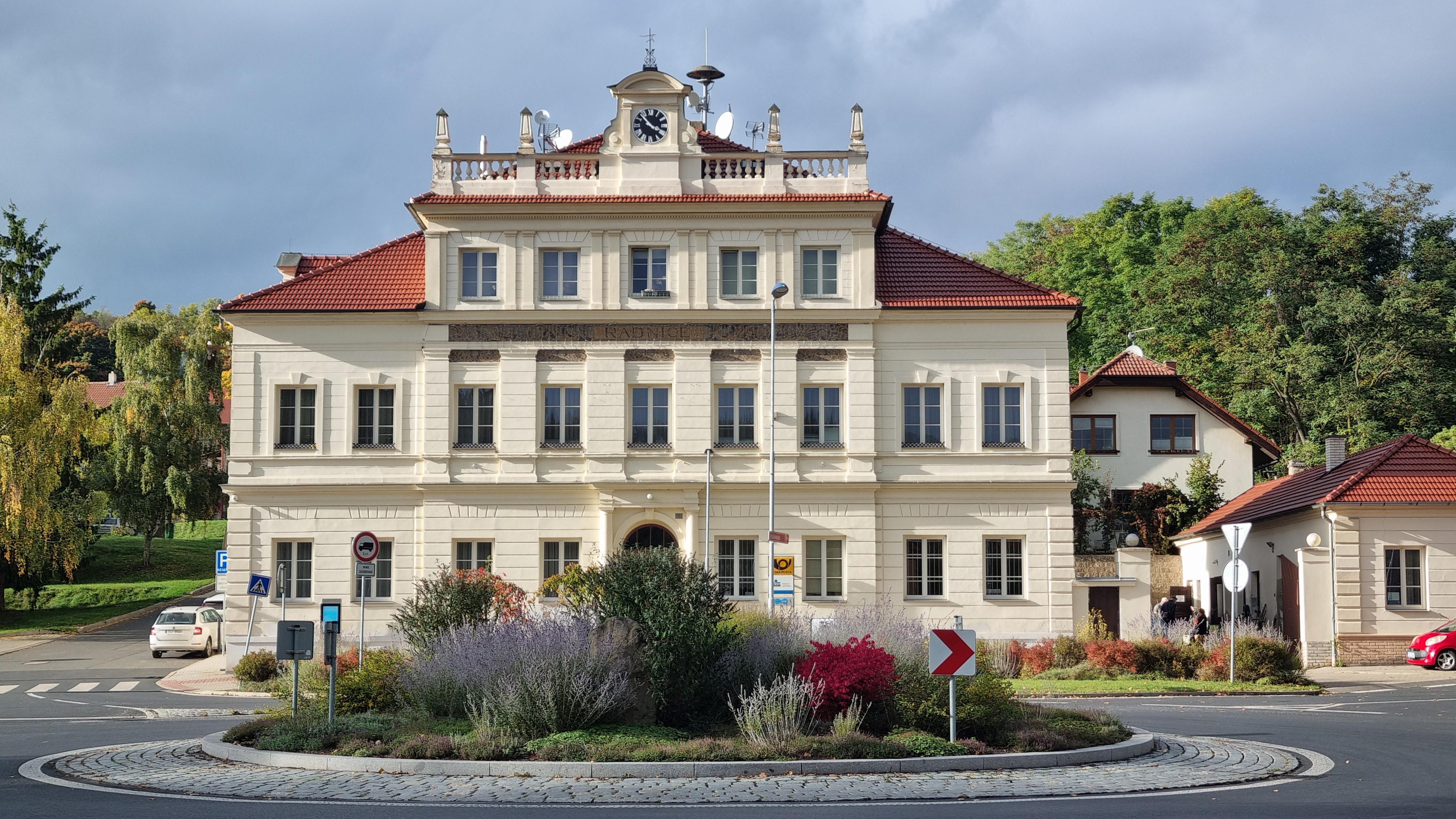 Libušín - městský úřad foto 3