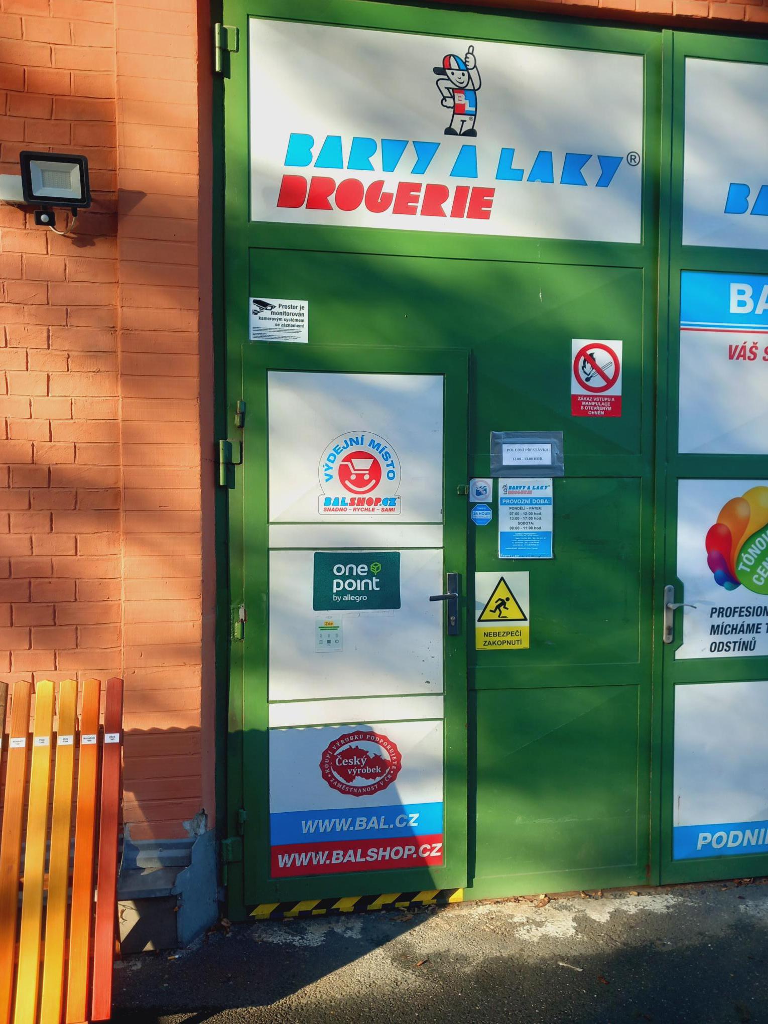 BARVY A LAKY DROGERIE foto 5