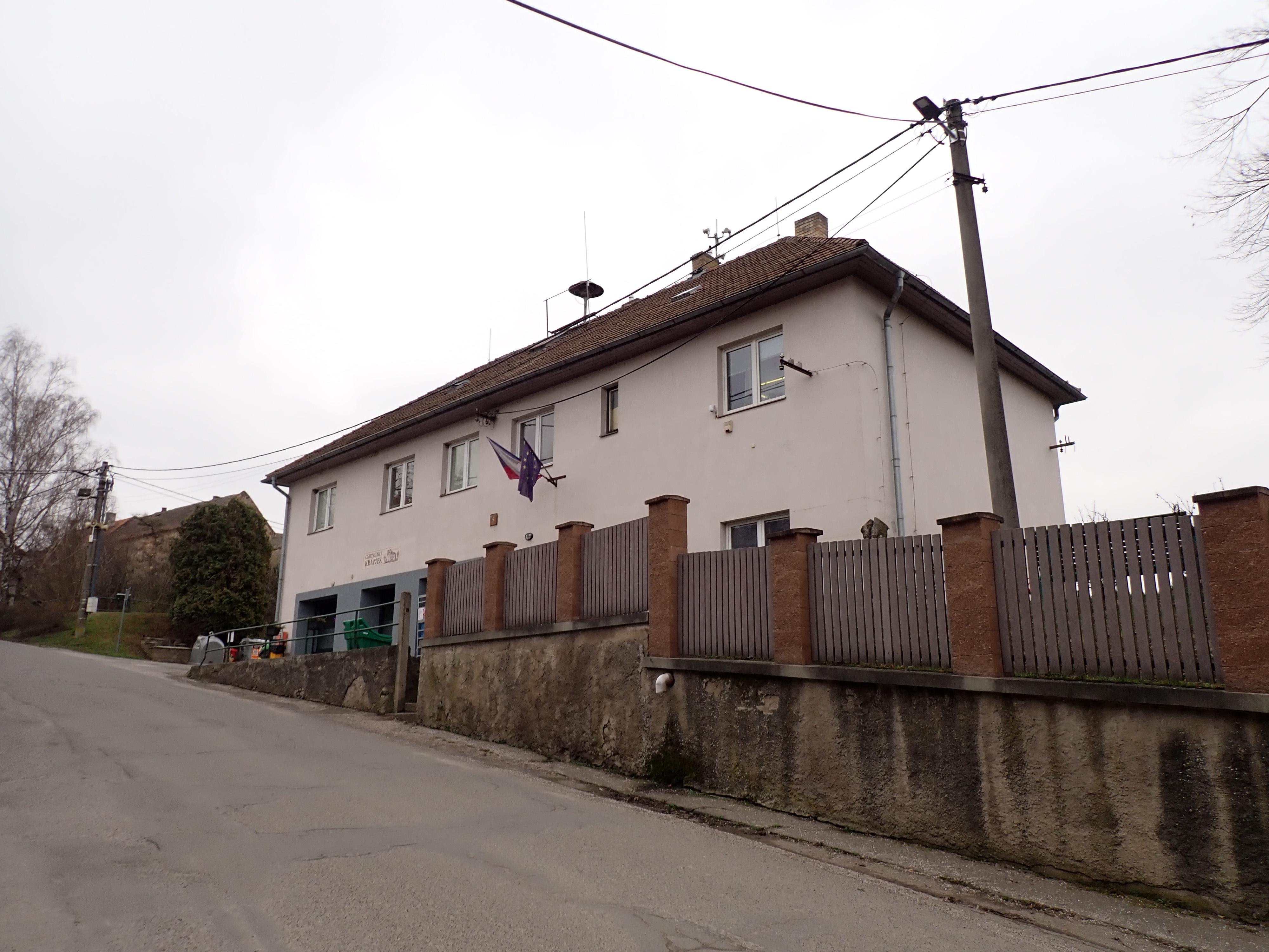 Choteč - obecní úřad foto 5