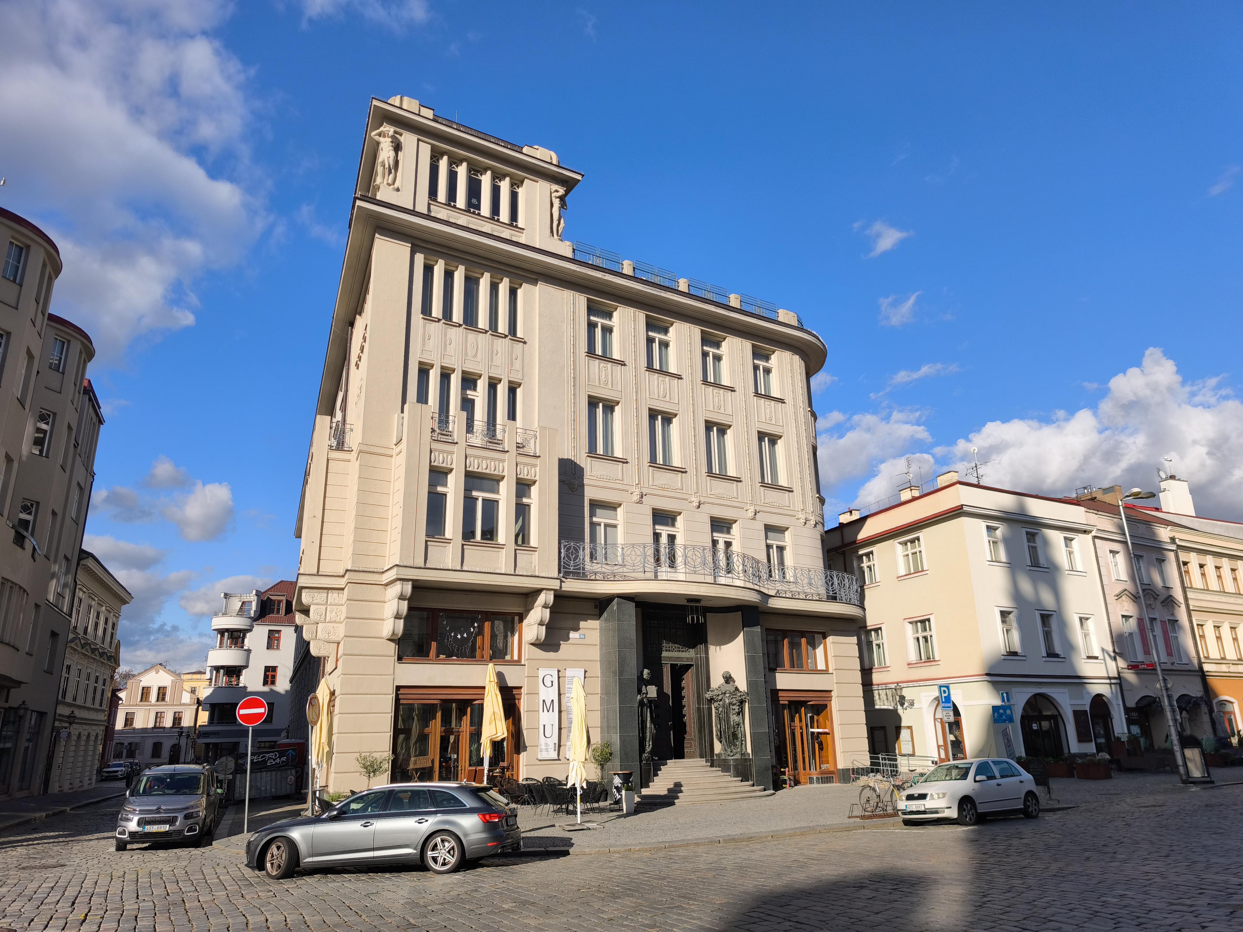 Galerie moderního umění v Hradci Králové foto 6