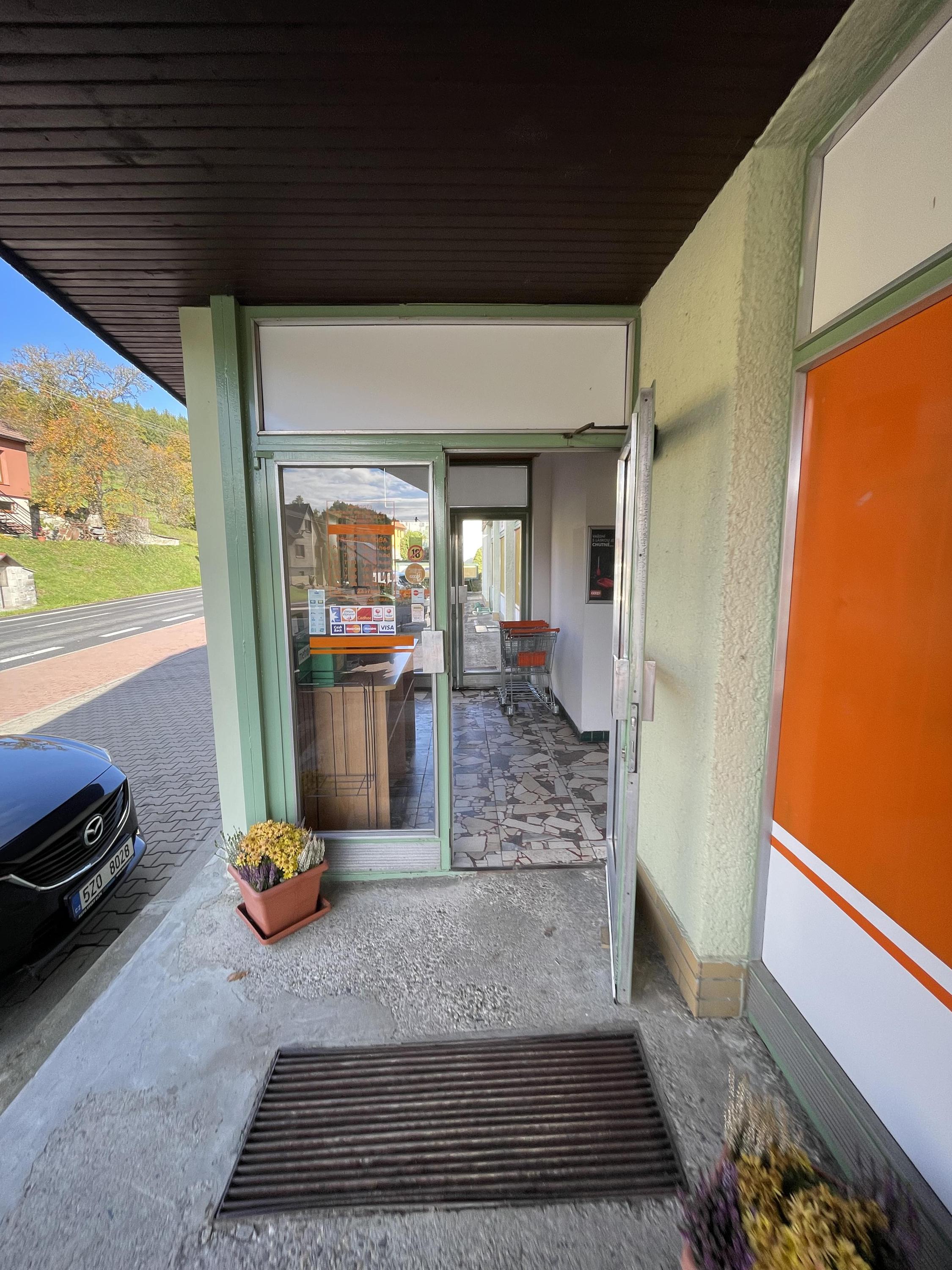 Jednota, spotřební družstvo ve Zlíně - COOP foto 2