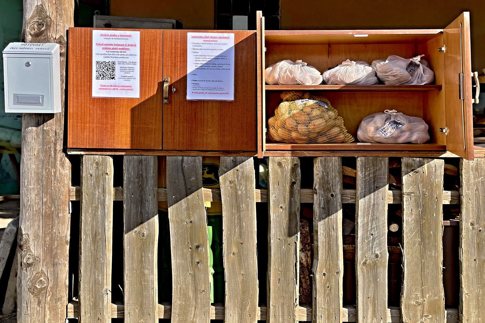Samoobslužná skříňka farmy Škárka foto 2