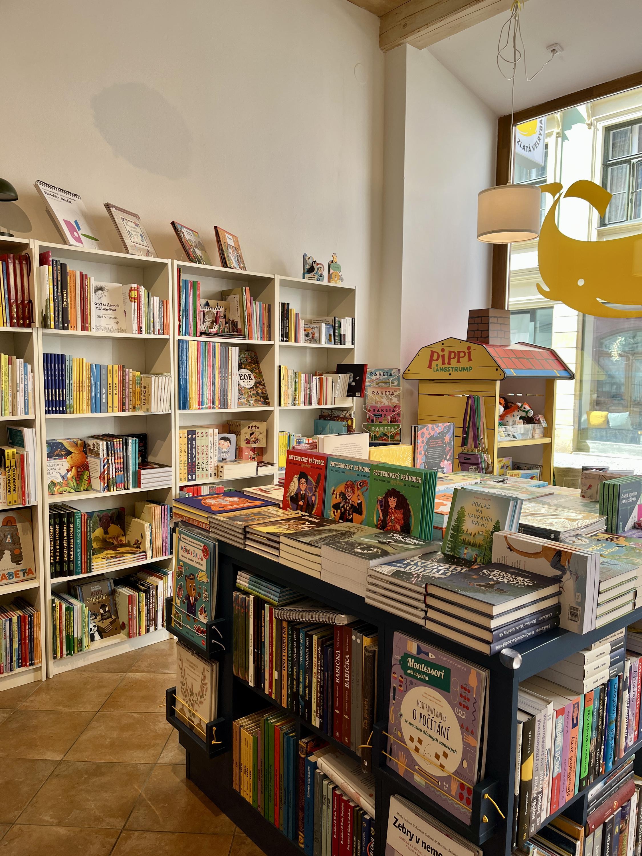 Dětské knihkupectví Zlatá velryba foto 4