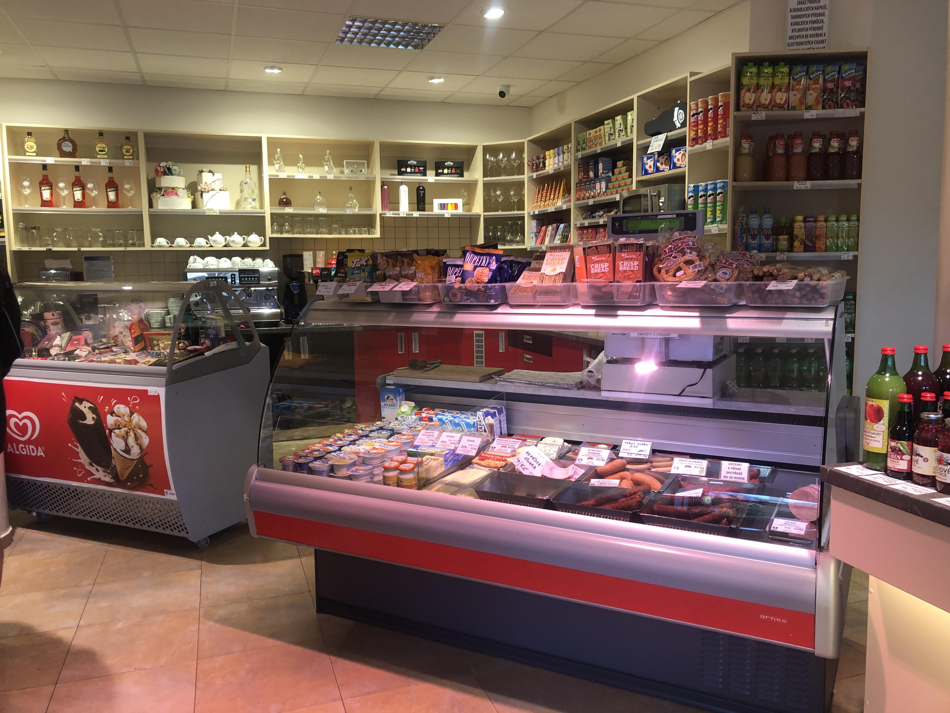 Lahůdky a cukrárna Beruška foto 6