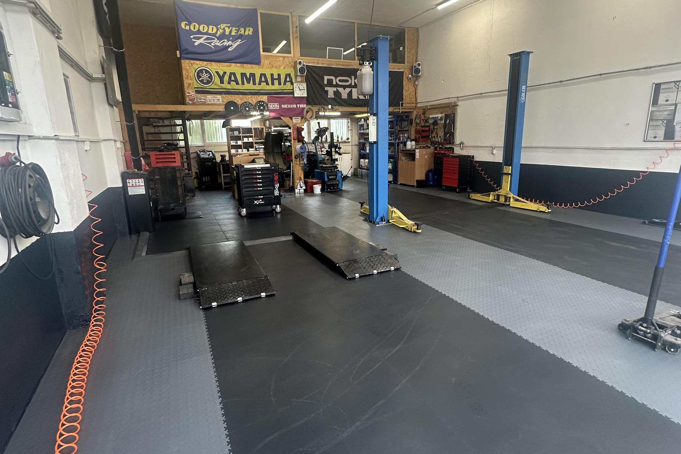 Pneuservis a klimatizace - Petr Buksa