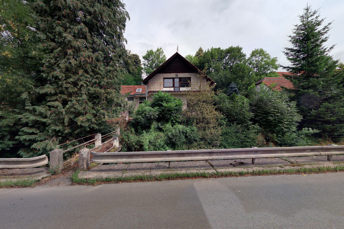 Mezi Keři