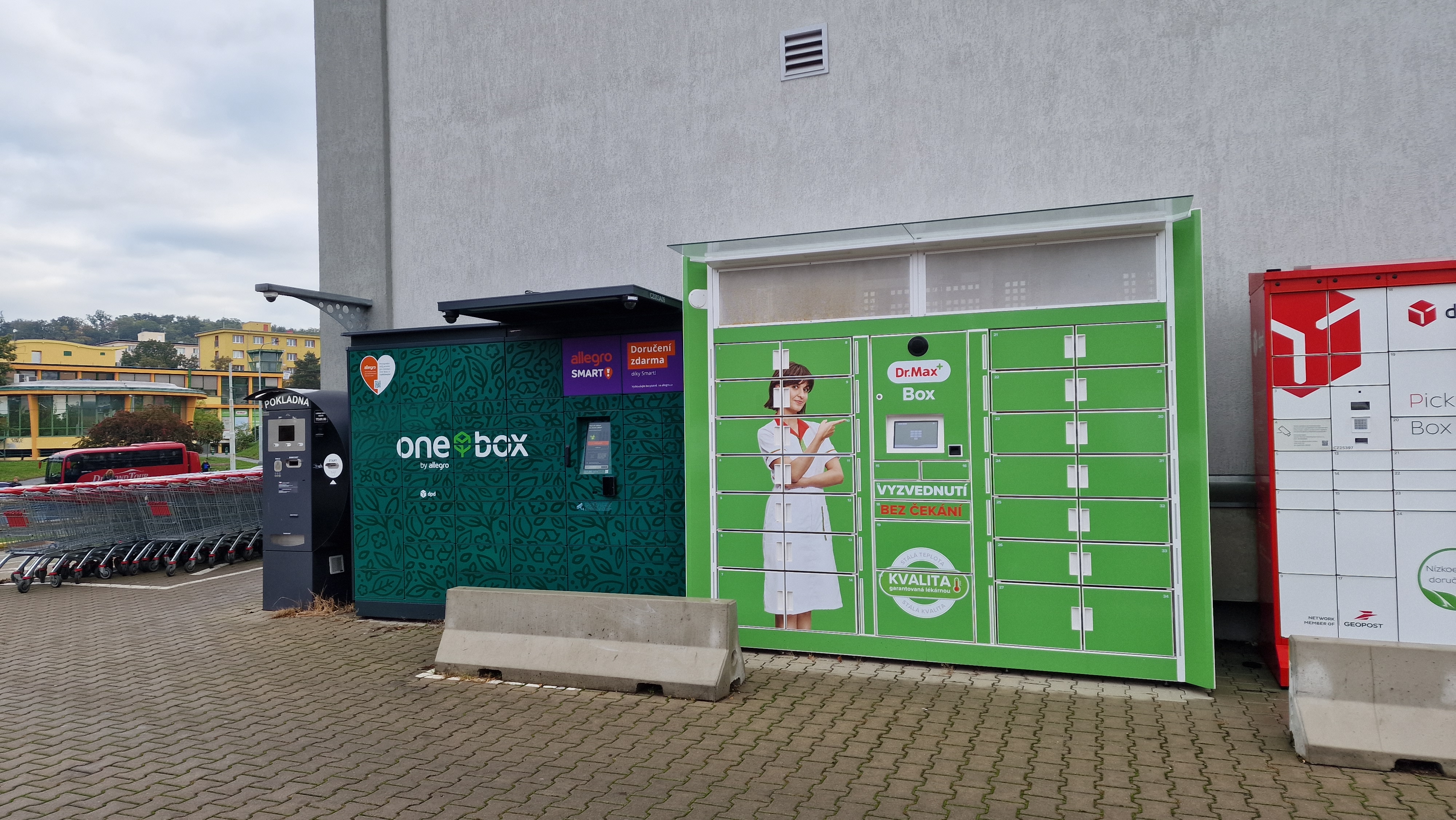 Dr. Max - výdejní box foto 2