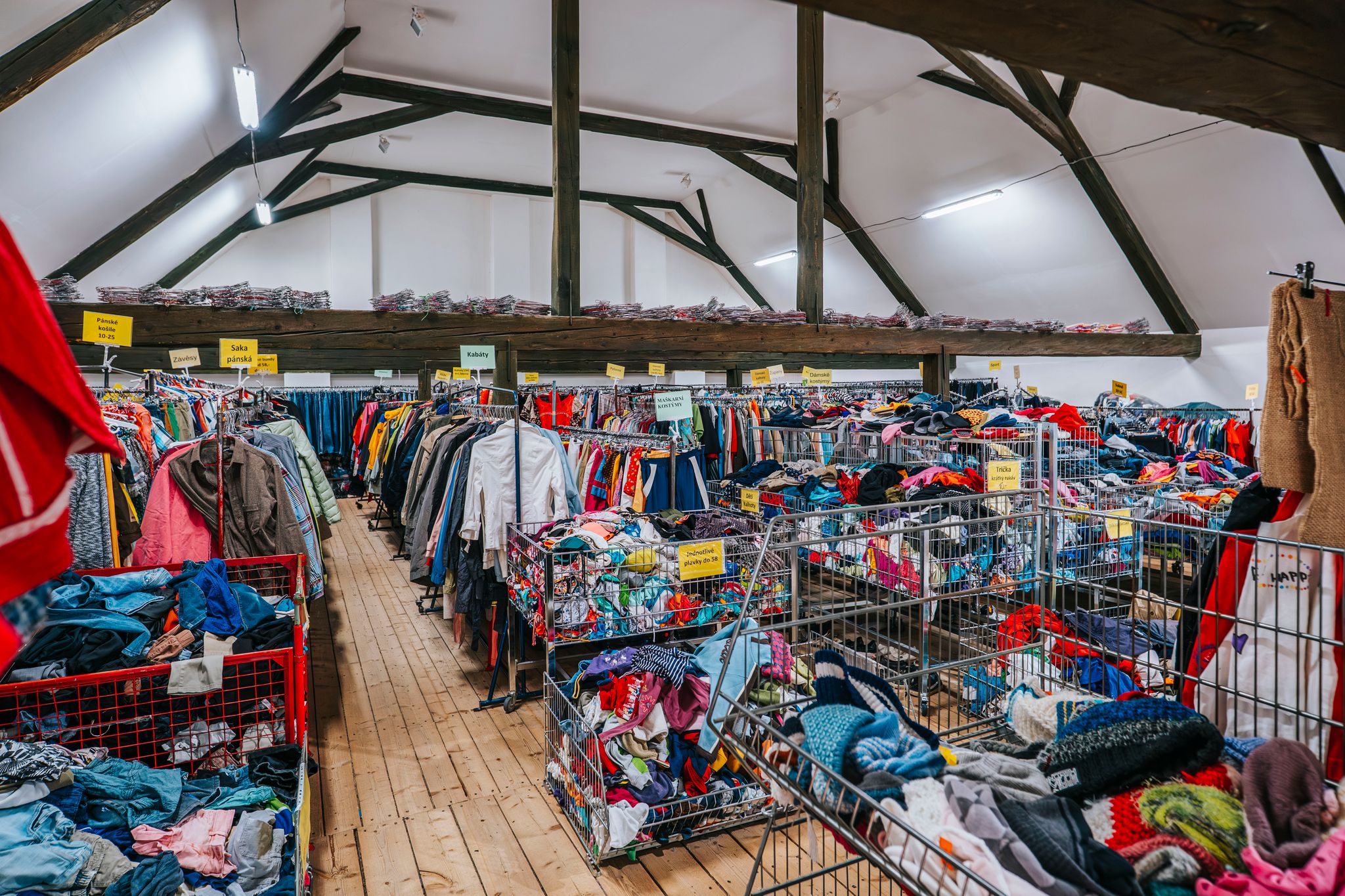 H&B Švýcarský Secondhand Praha foto 6