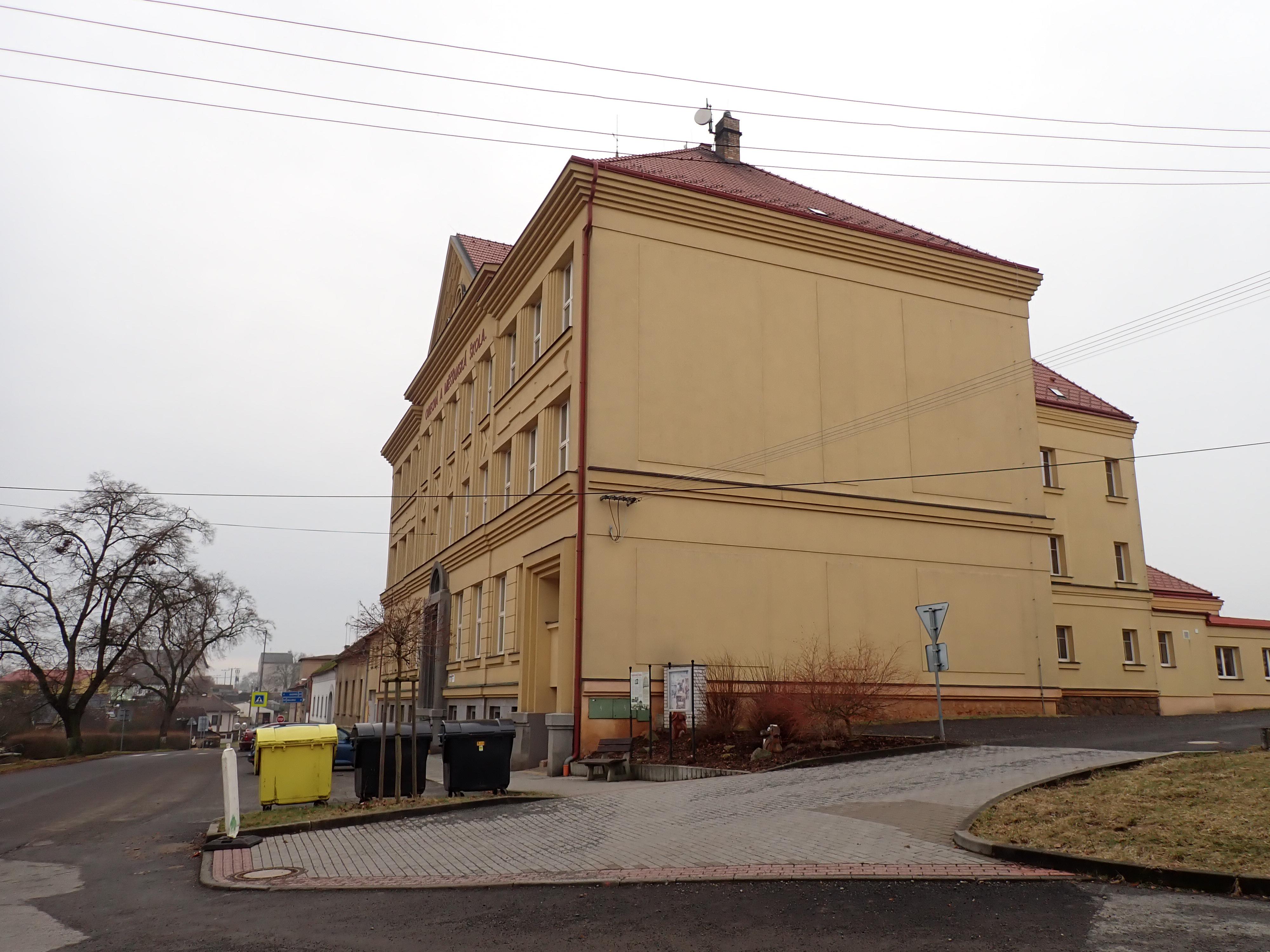 Základní škola a Mateřská škola Čistá foto 5