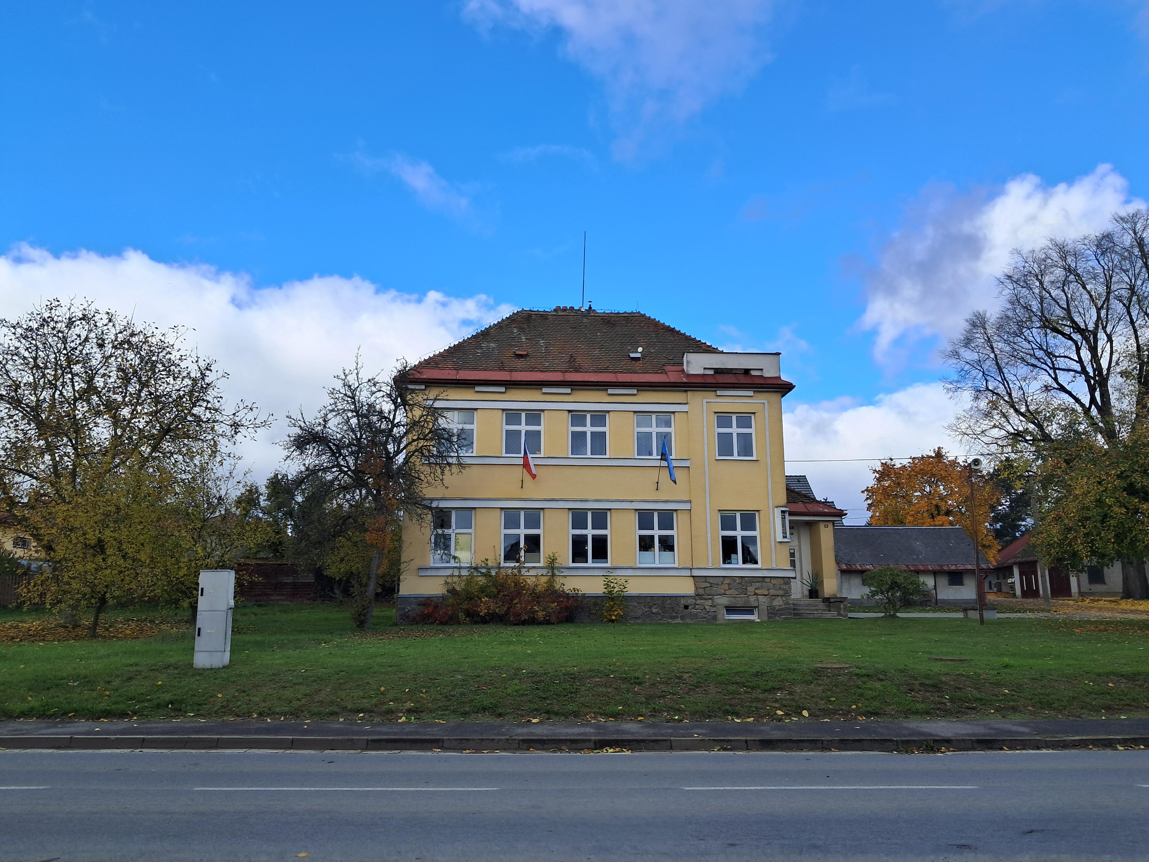 Budeč - obecní úřad foto 3