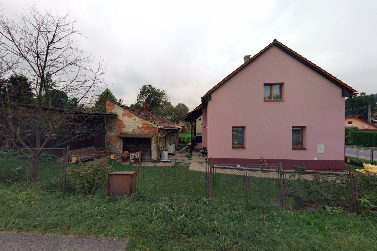 Asistentka v růžové