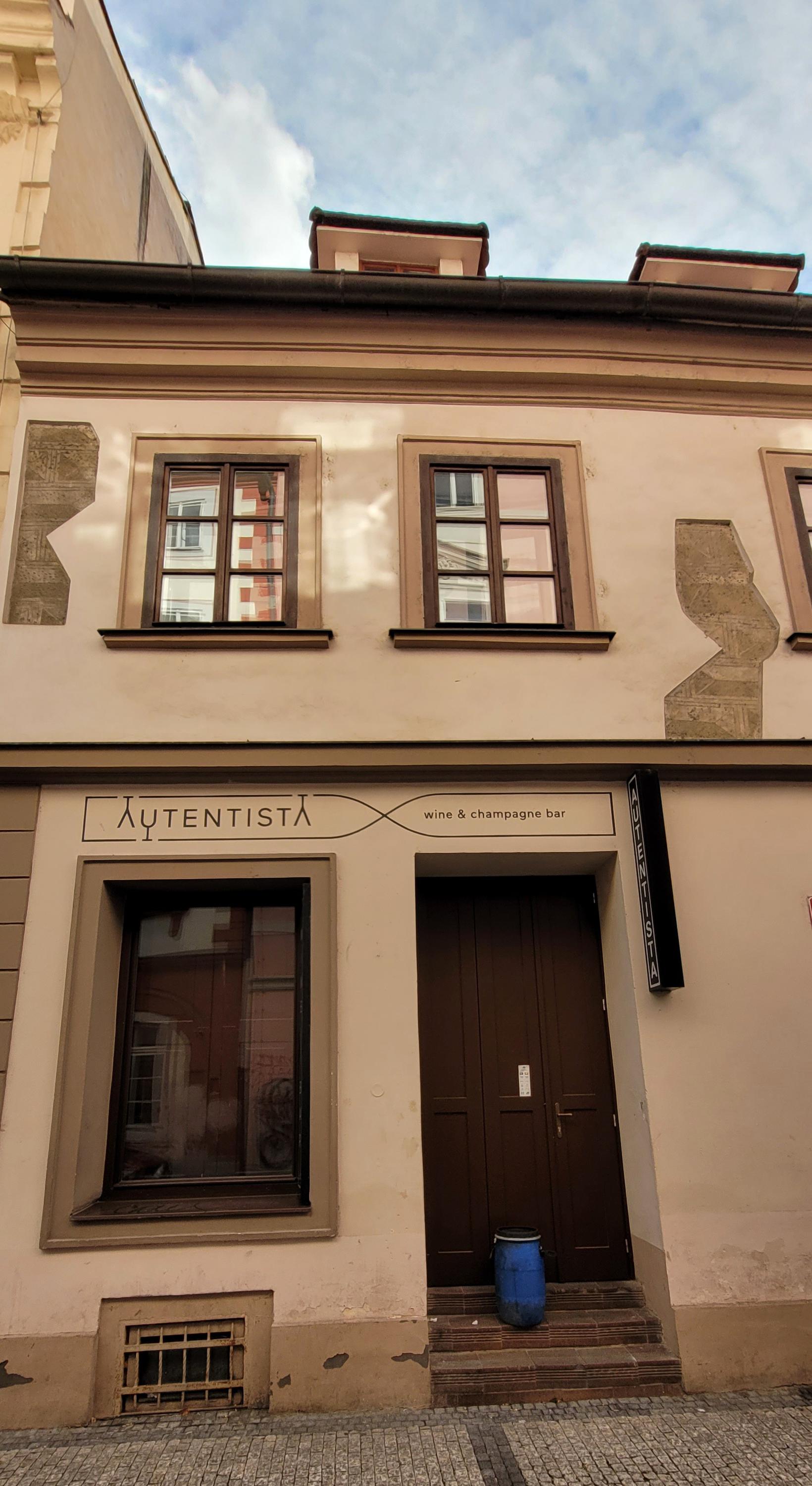 Autentista wine & champagne bar foto 2