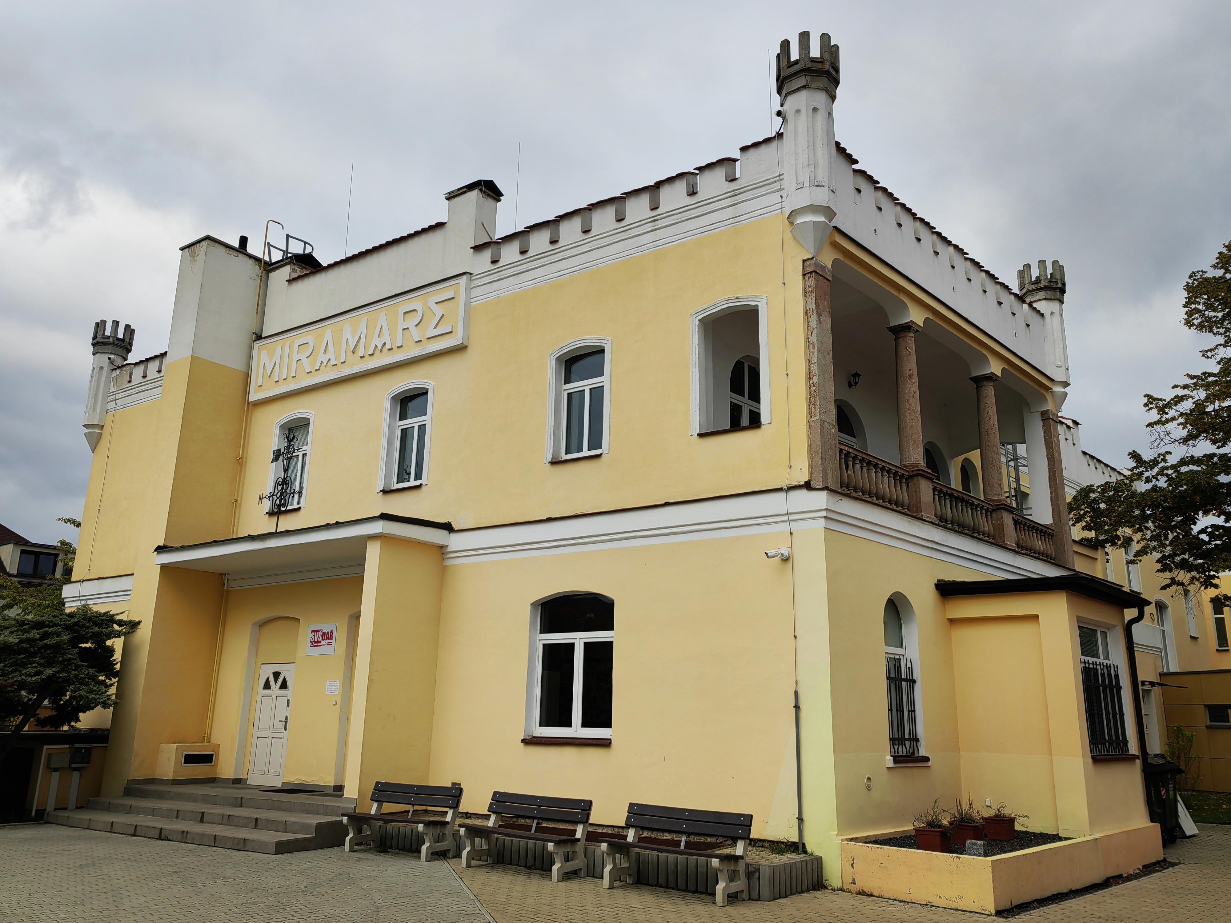 Střední škola a vyšší odborná škola umělecká a řemeslná foto 6