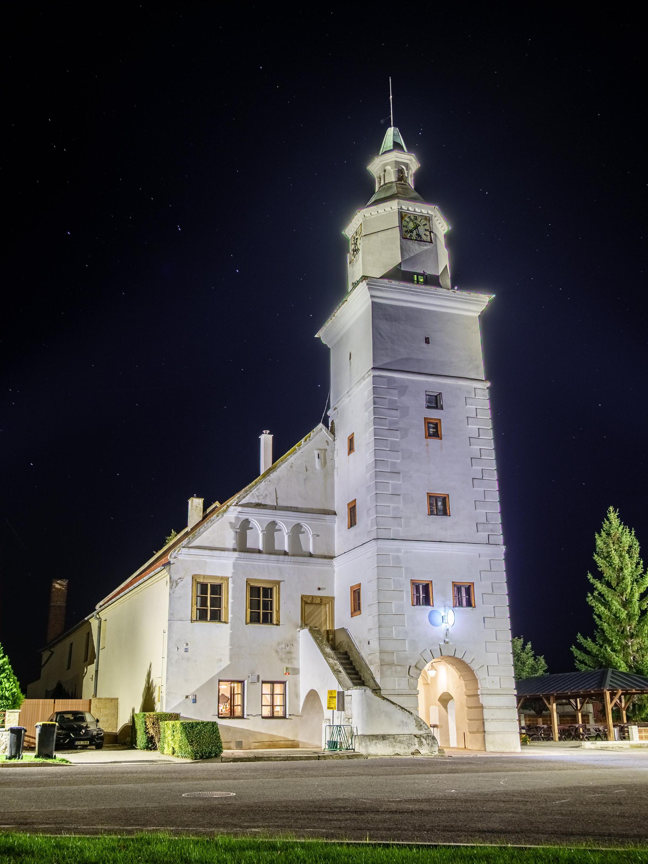 Olbramovice - úřad městyse foto 2