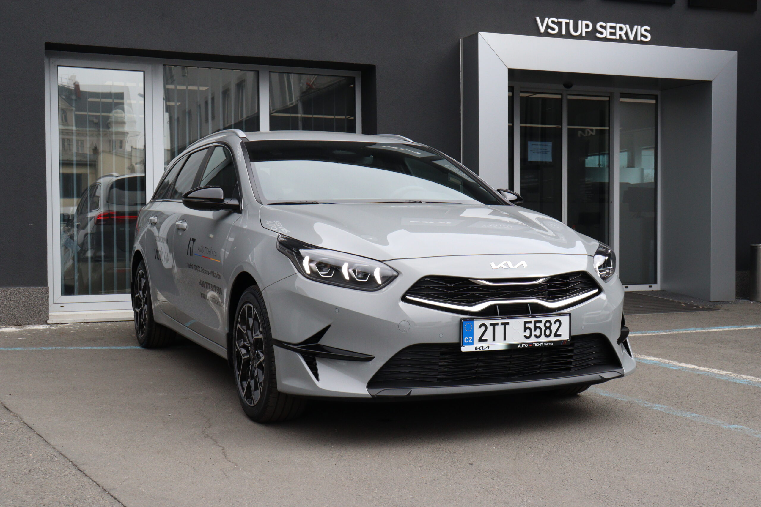 Pronájem vozu KIA  CEED SW s manuální převodovkou