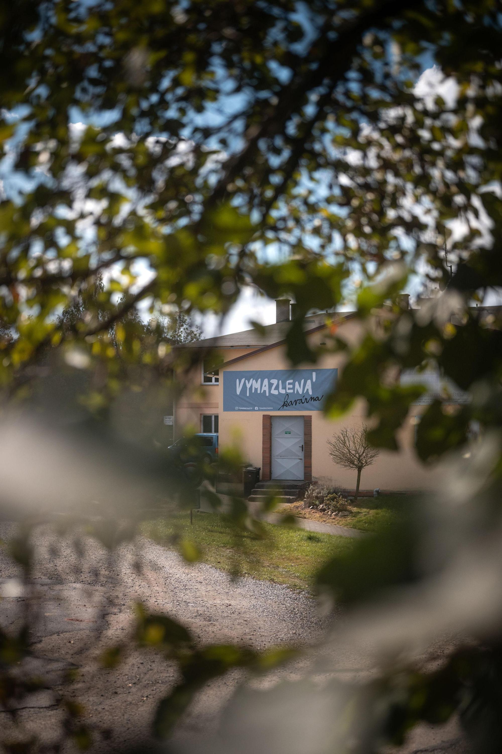Vymazlená kavárna foto 2
