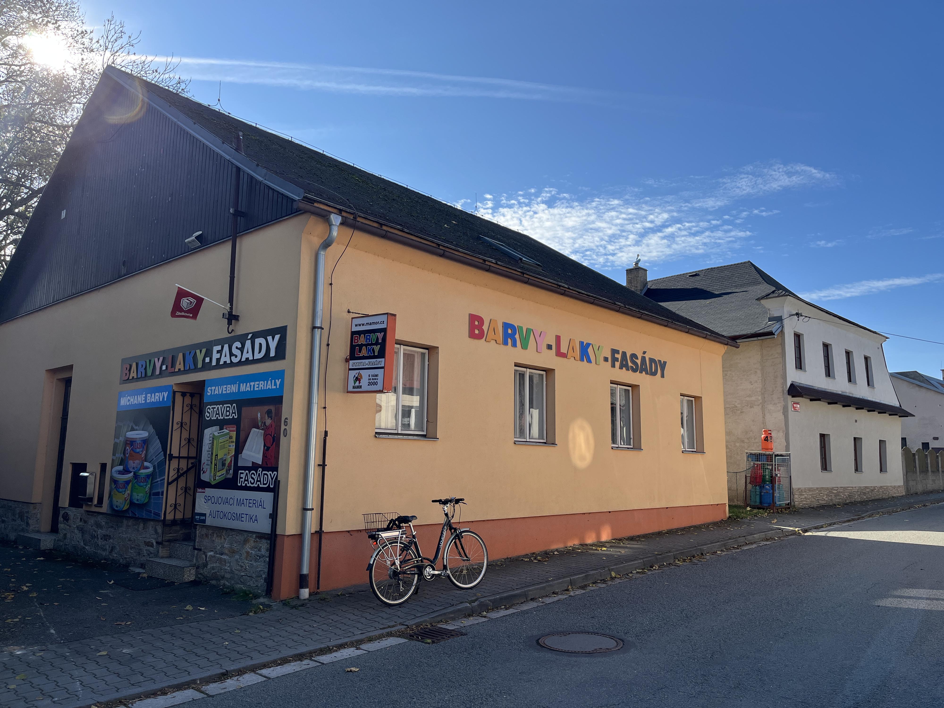 BARVY-LAKY-FASÁDY-MAMOR foto 4