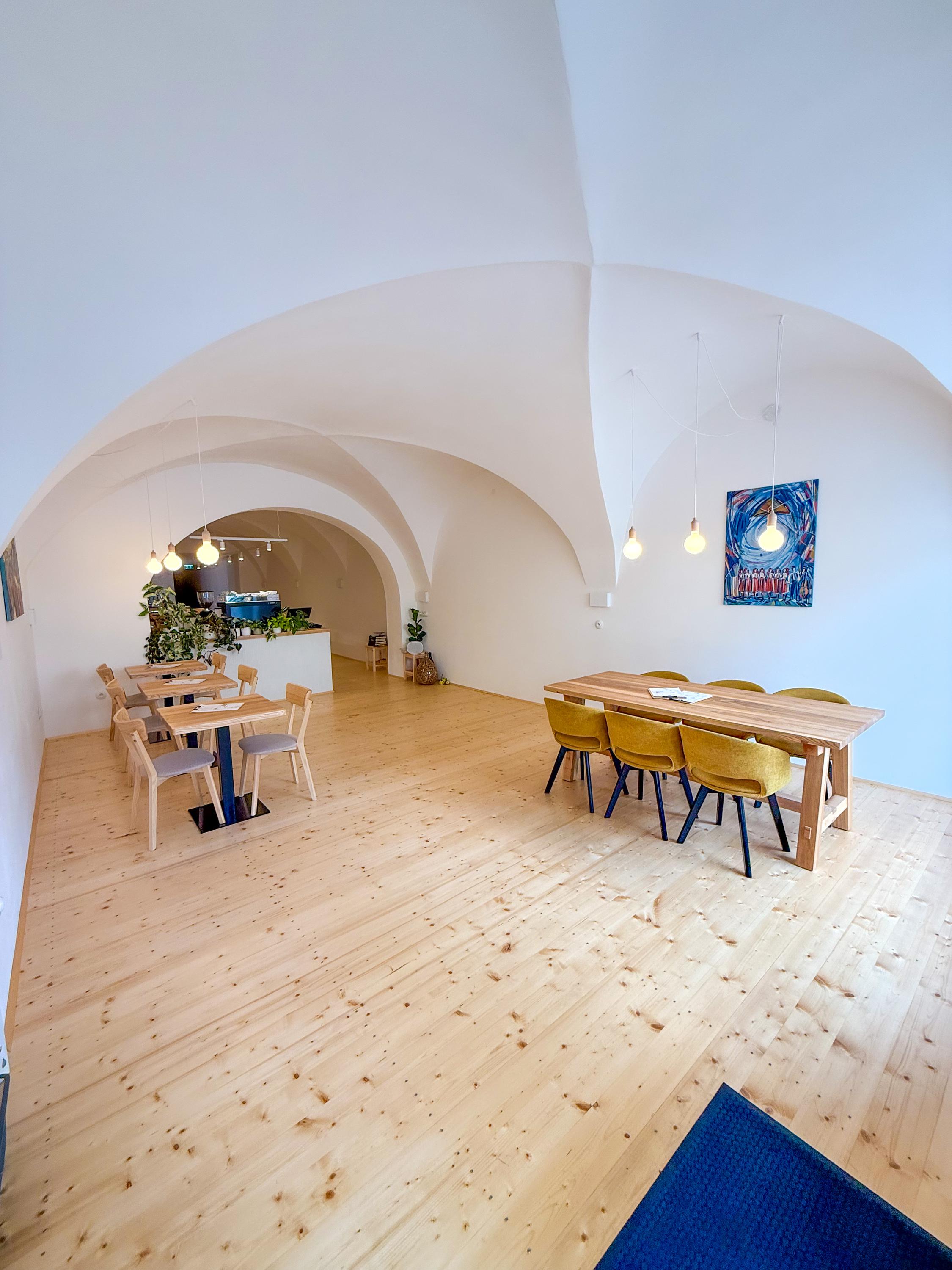 LONT winebar & kavárna foto 2