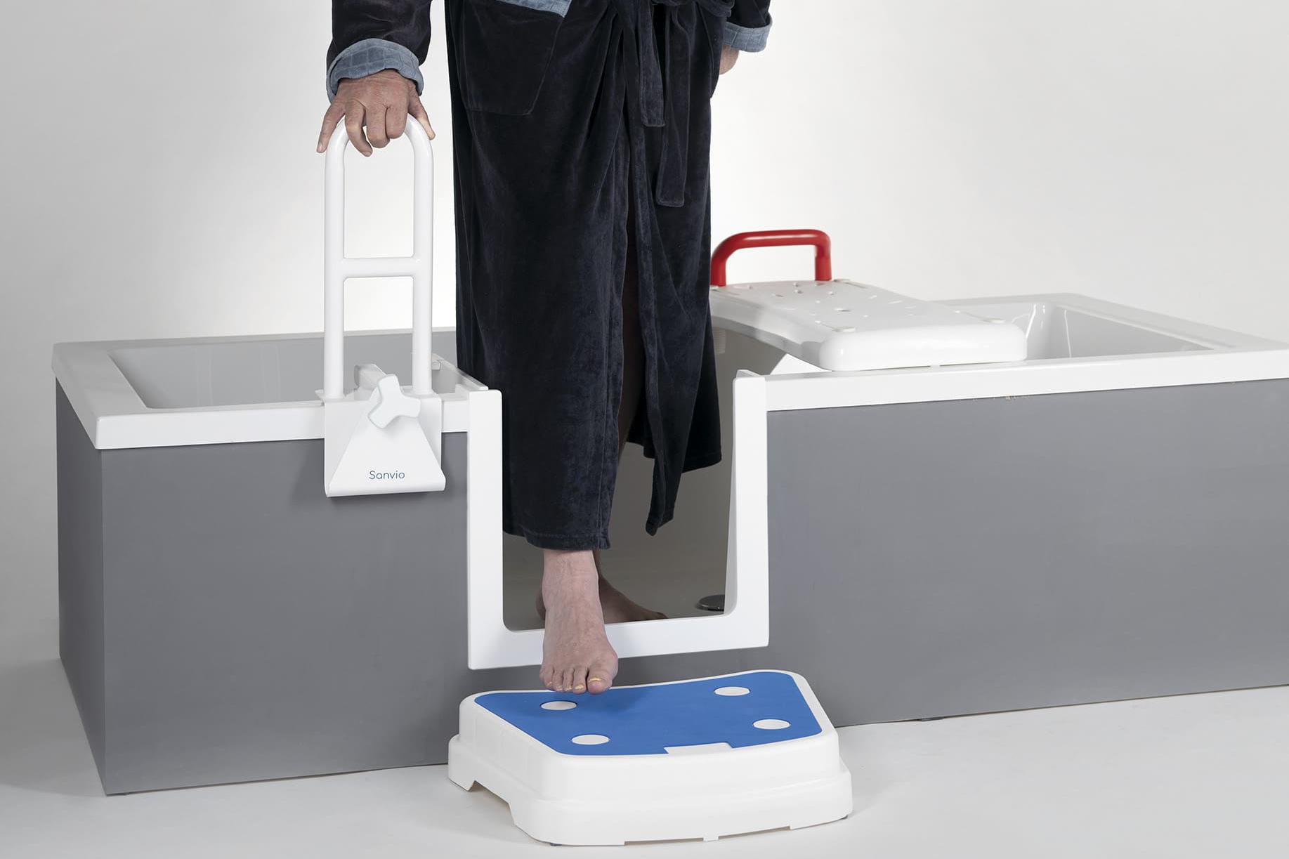 Stupínek k vaně včetně montáže