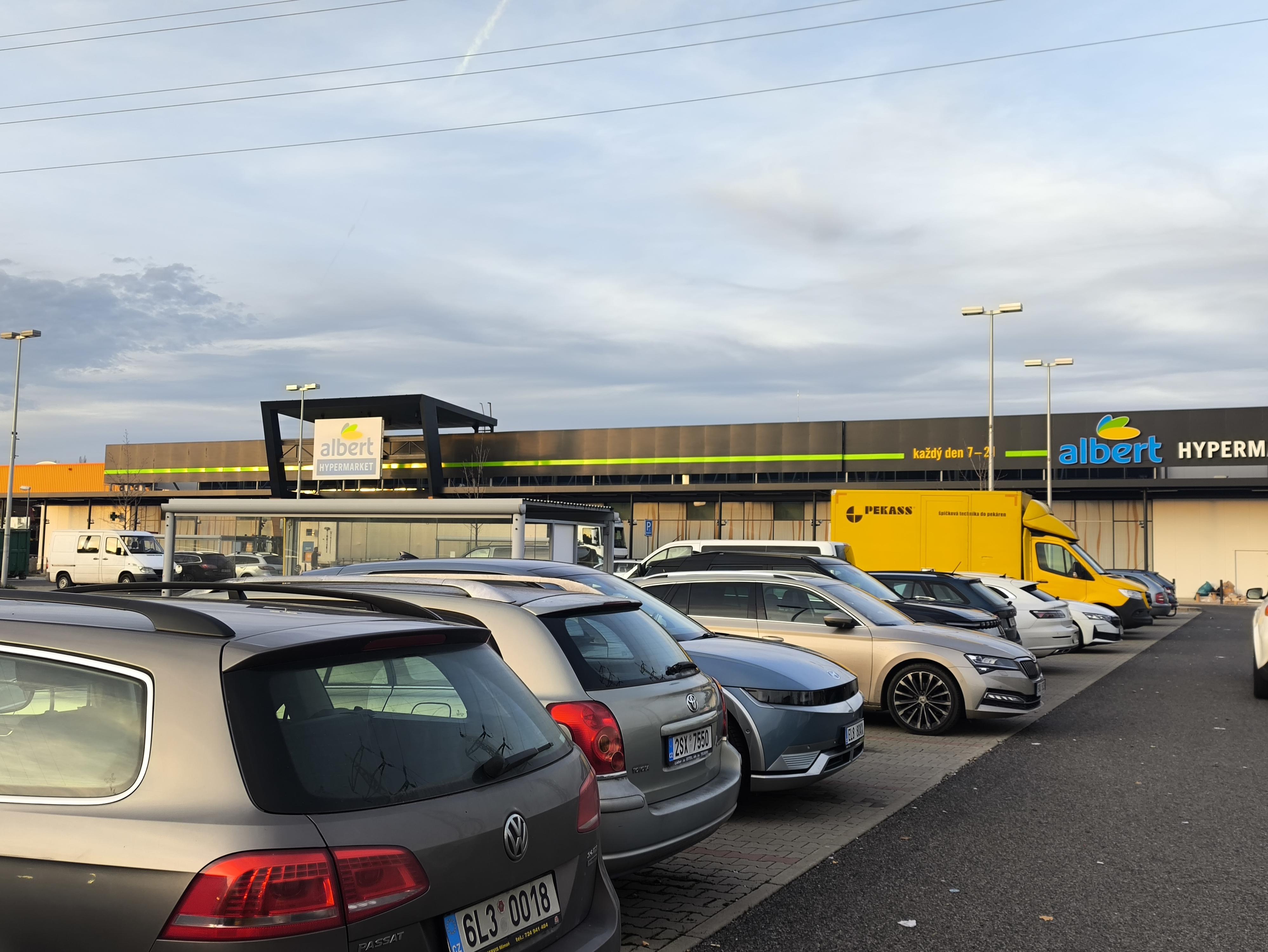 Albert Hypermarket