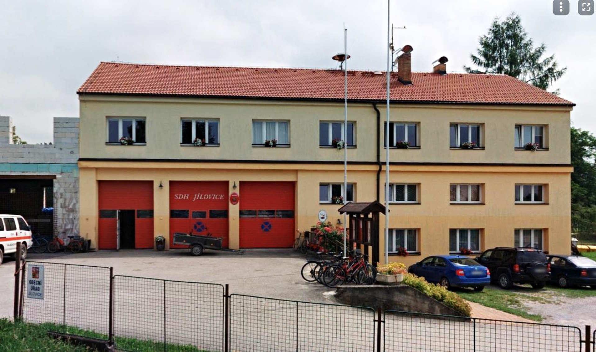 Jílovice - obecní úřad foto 2