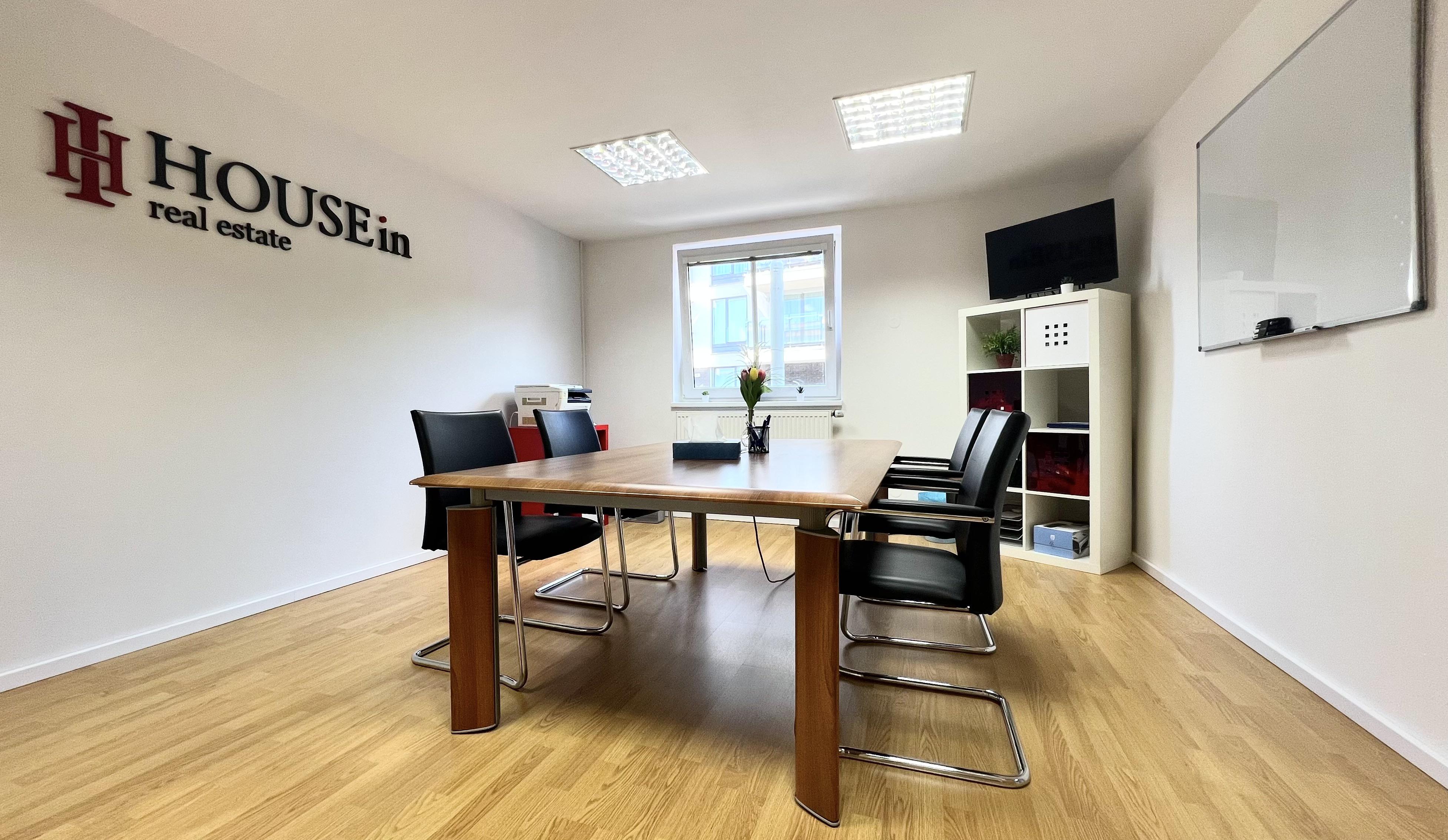 Petr Procházka - hodnotné realitní služby foto 2