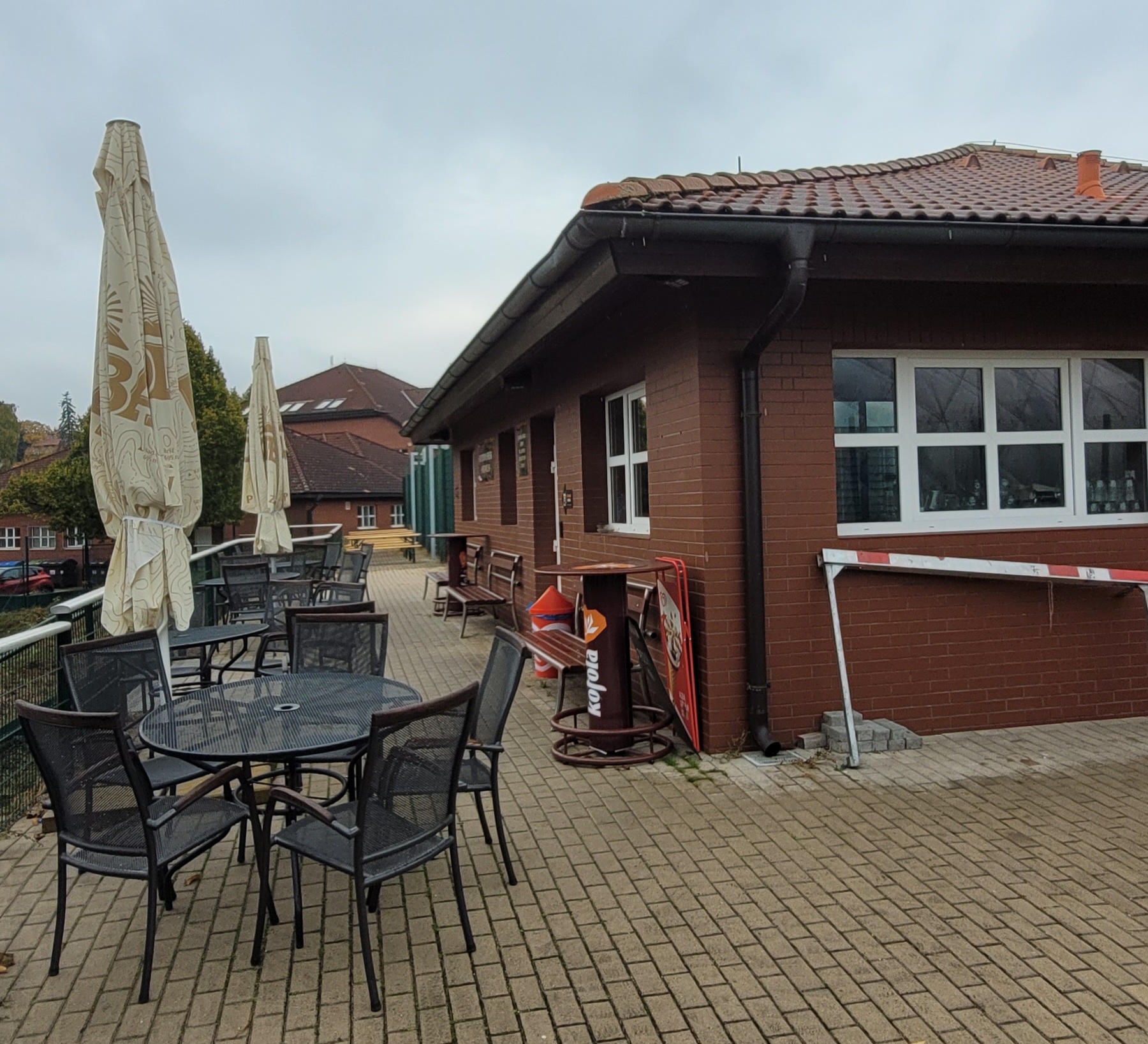 Tenisový kurt Hanspaulka foto 2