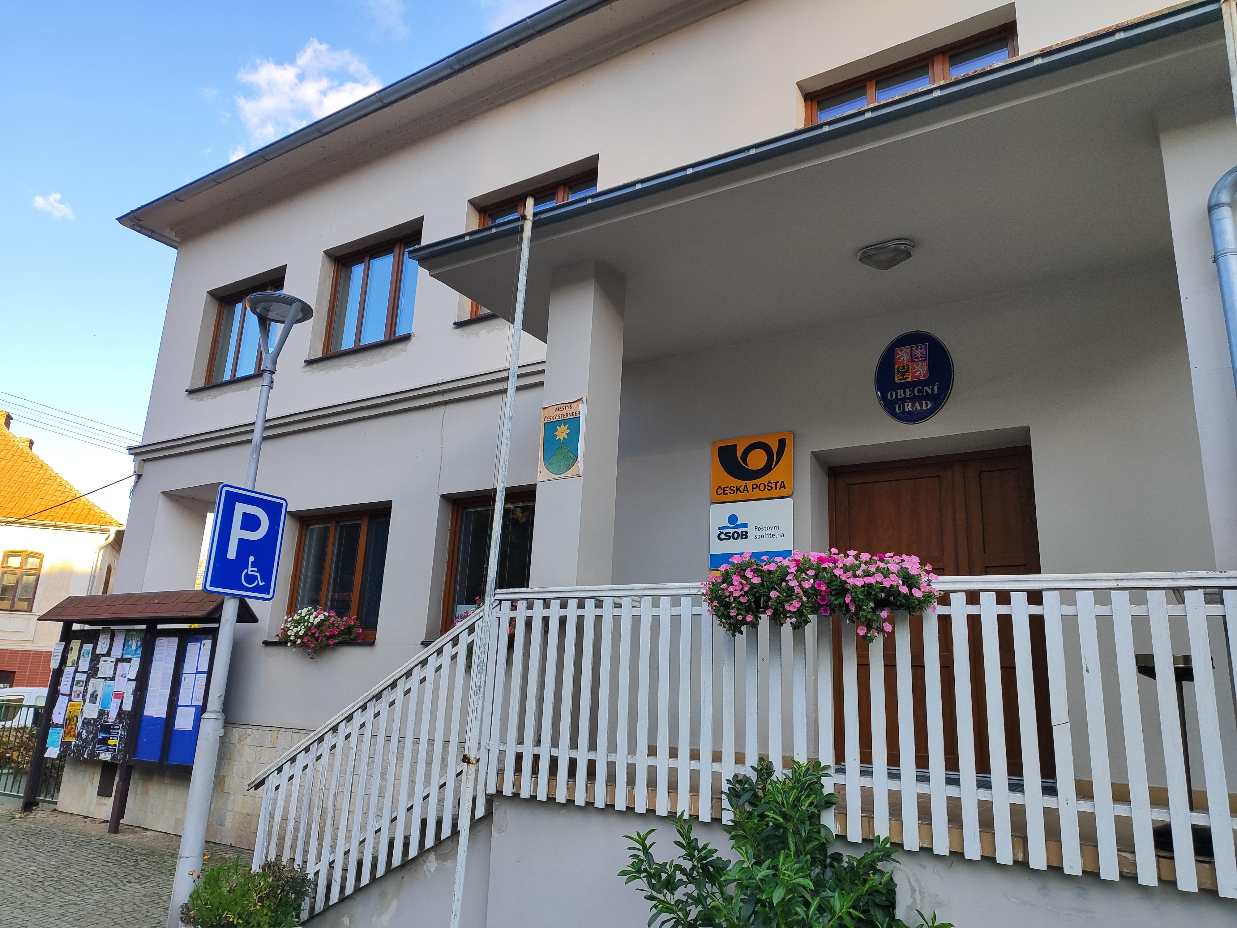 Český Šternberk - úřad městyse foto 4
