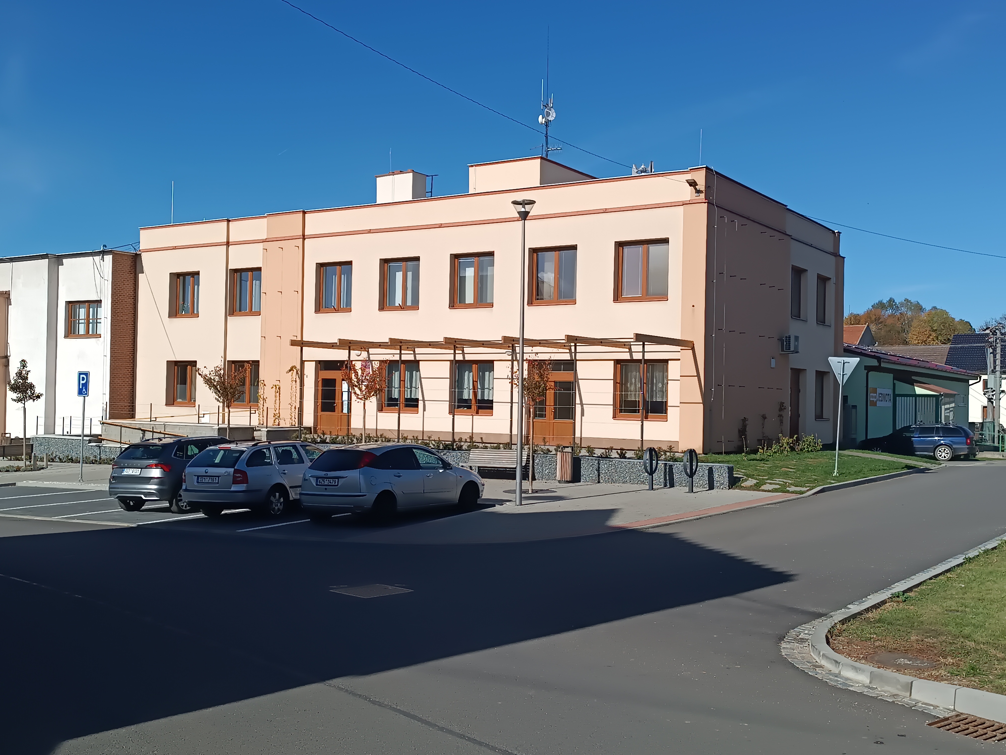 Obecní knihovna Bystřice pod Lopeníkem