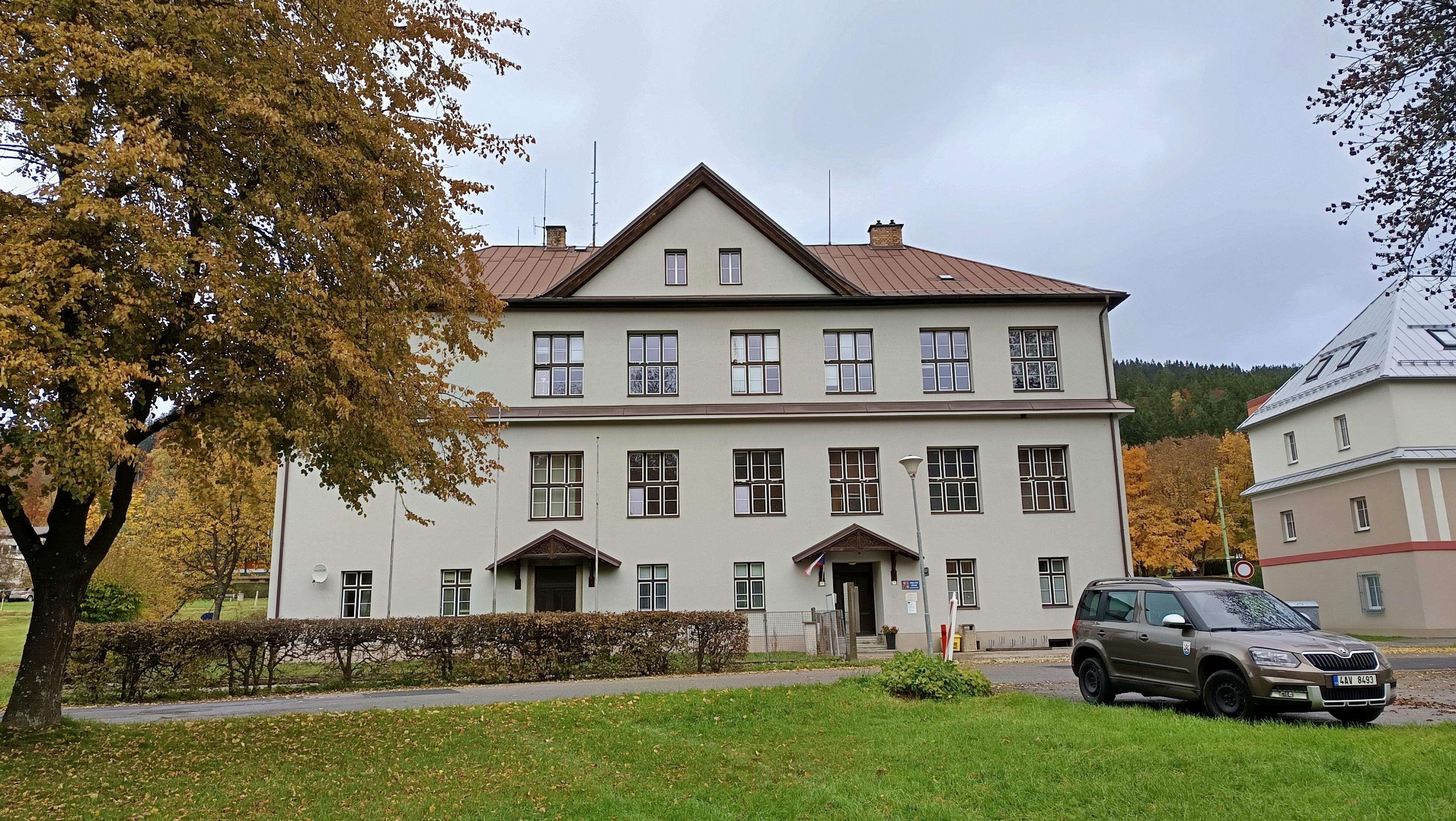 Loučovice - obecní úřad foto 2